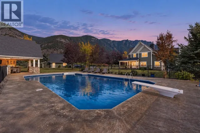 4390 40TH STREET, Creston 3