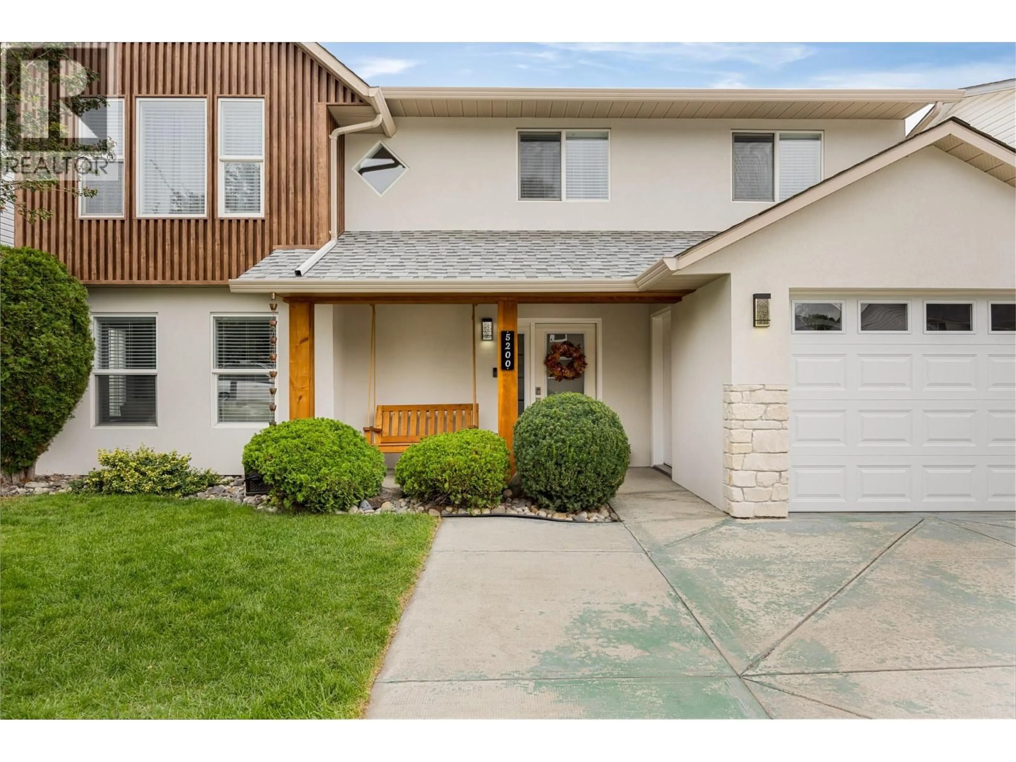 Home with vinyl exterior material, street for 5200 19 STREET, Vernon British Columbia V1t7Y3