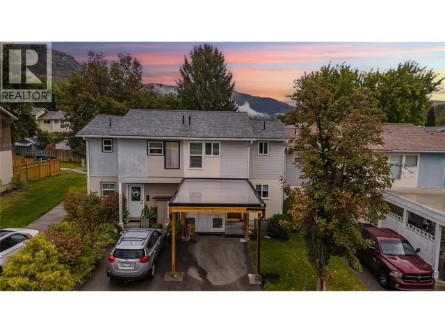 3315 LAUREL CRESCENT, Trail 2