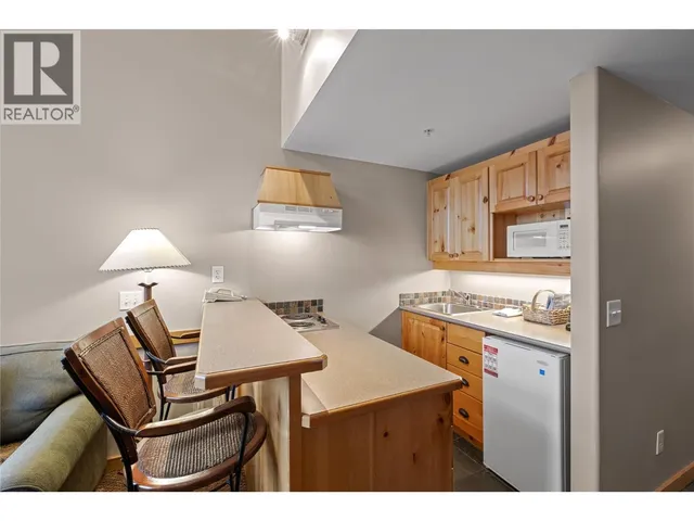 220 - 5335 BIG WHITE ROAD, Big White 2