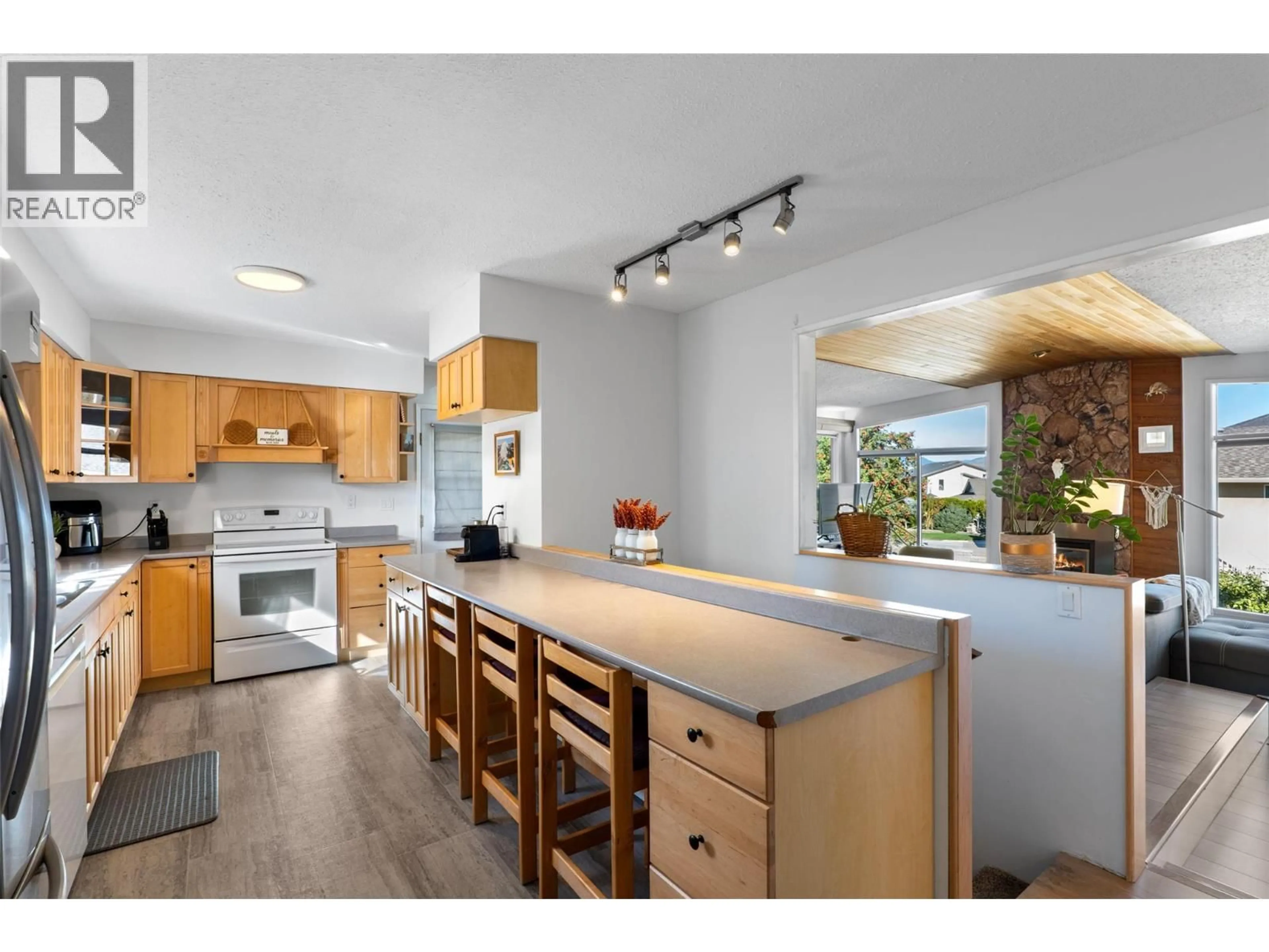 Open concept kitchen, unknown for 126 BESTWICK DRIVE, Kamloops British Columbia V2C1M7