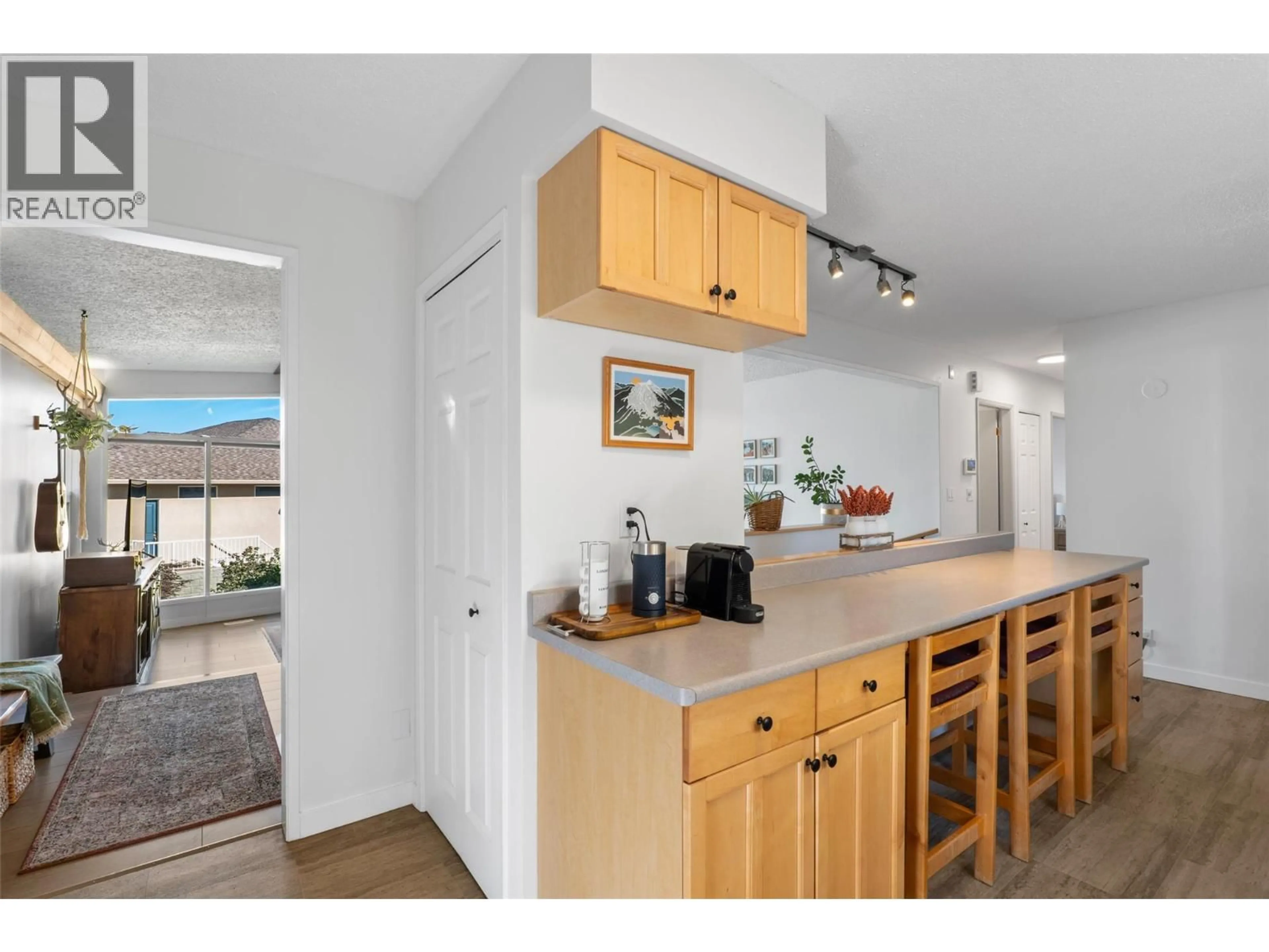 Standard kitchen, unknown for 126 BESTWICK DRIVE, Kamloops British Columbia V2C1M7