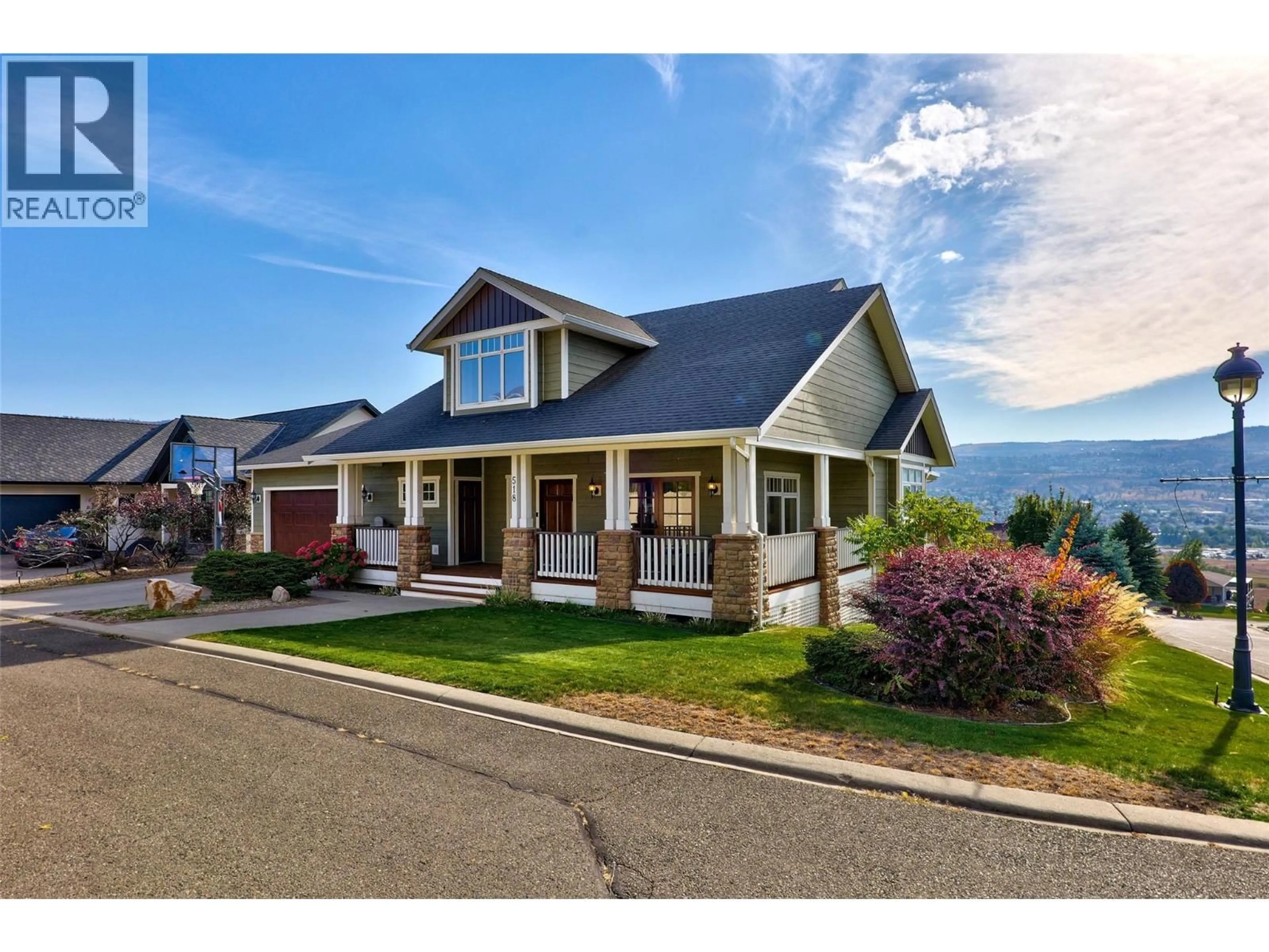 Home with vinyl exterior material, mountain view for 518 TRILLIUM LANE, Kamloops British Columbia V2H1R8