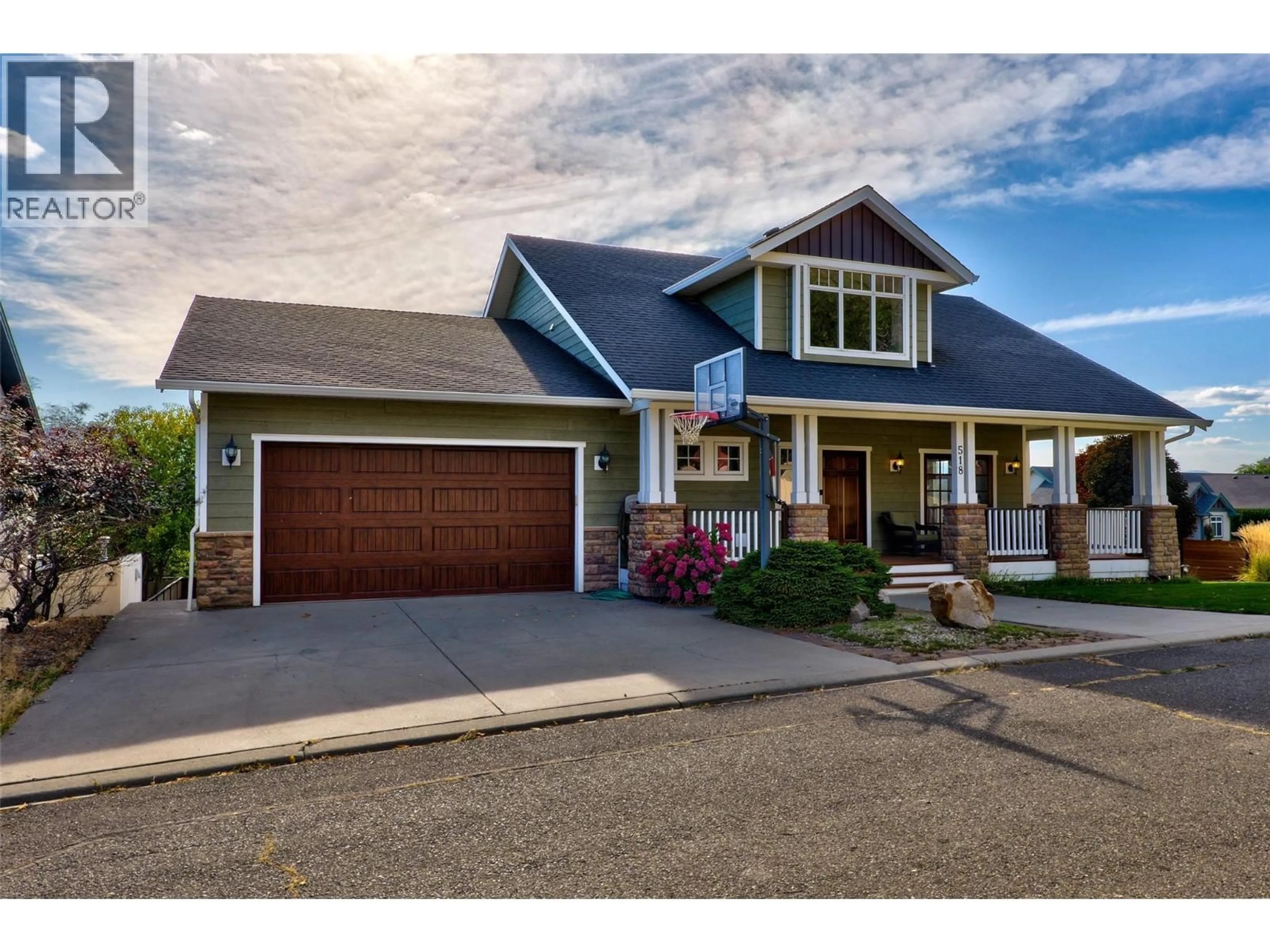 Home with vinyl exterior material, street for 518 TRILLIUM LANE, Kamloops British Columbia V2H1R8