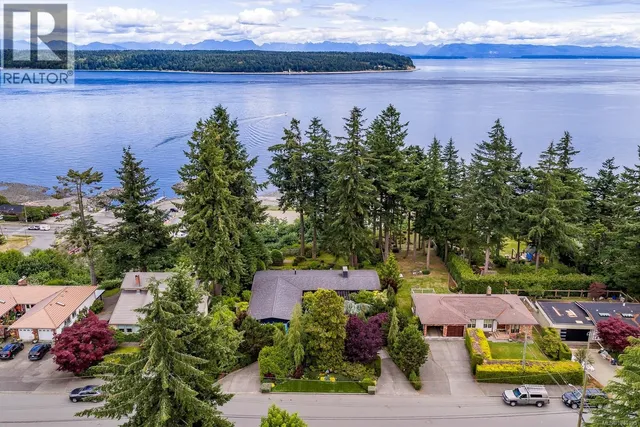 1093 ASH STREET, Campbell River 2