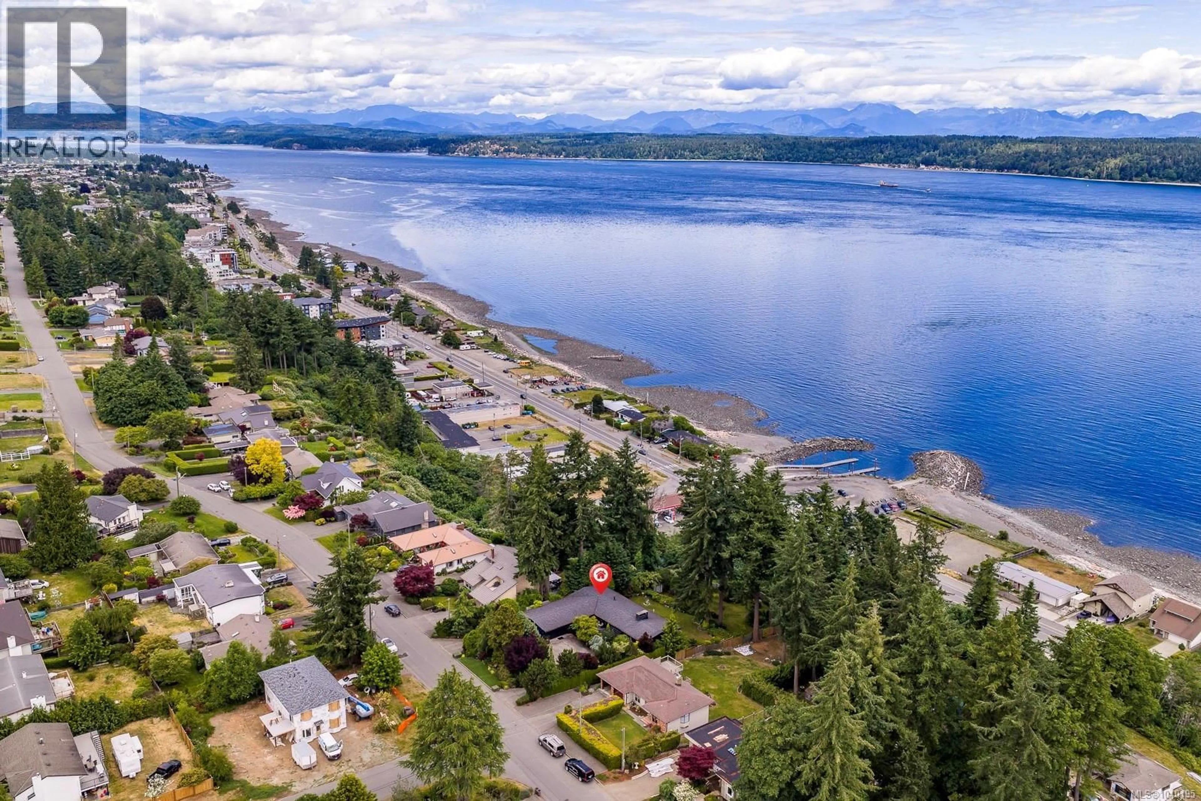 A pic from outside/outdoor area/front of a property/back of a property/a pic from drone, water/lake/river/ocean view for 1093 ASH STREET, Campbell River British Columbia V9W1G6