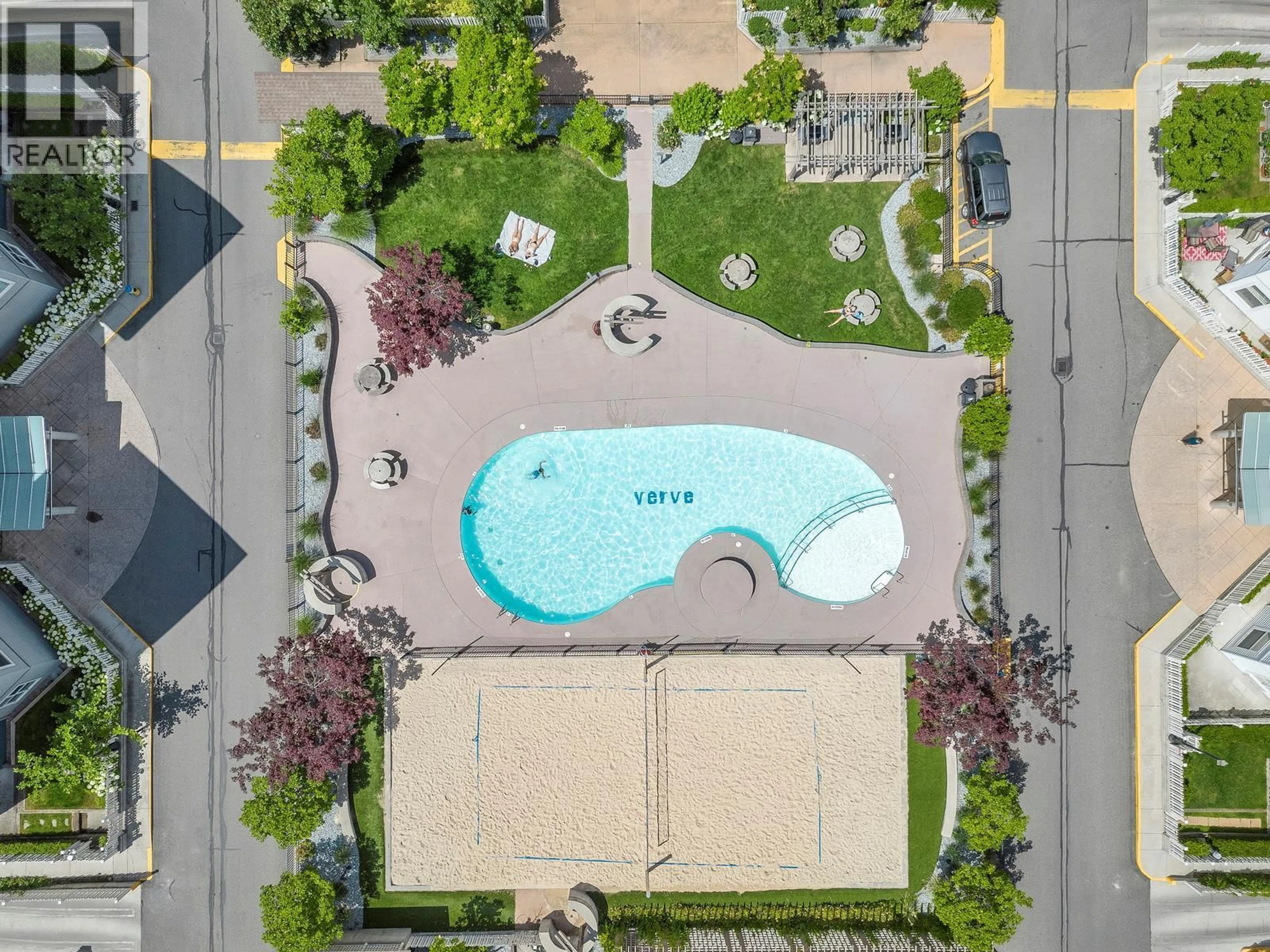 Pool for 211 - 547 YATES ROAD, Kelowna British Columbia V4V1V1