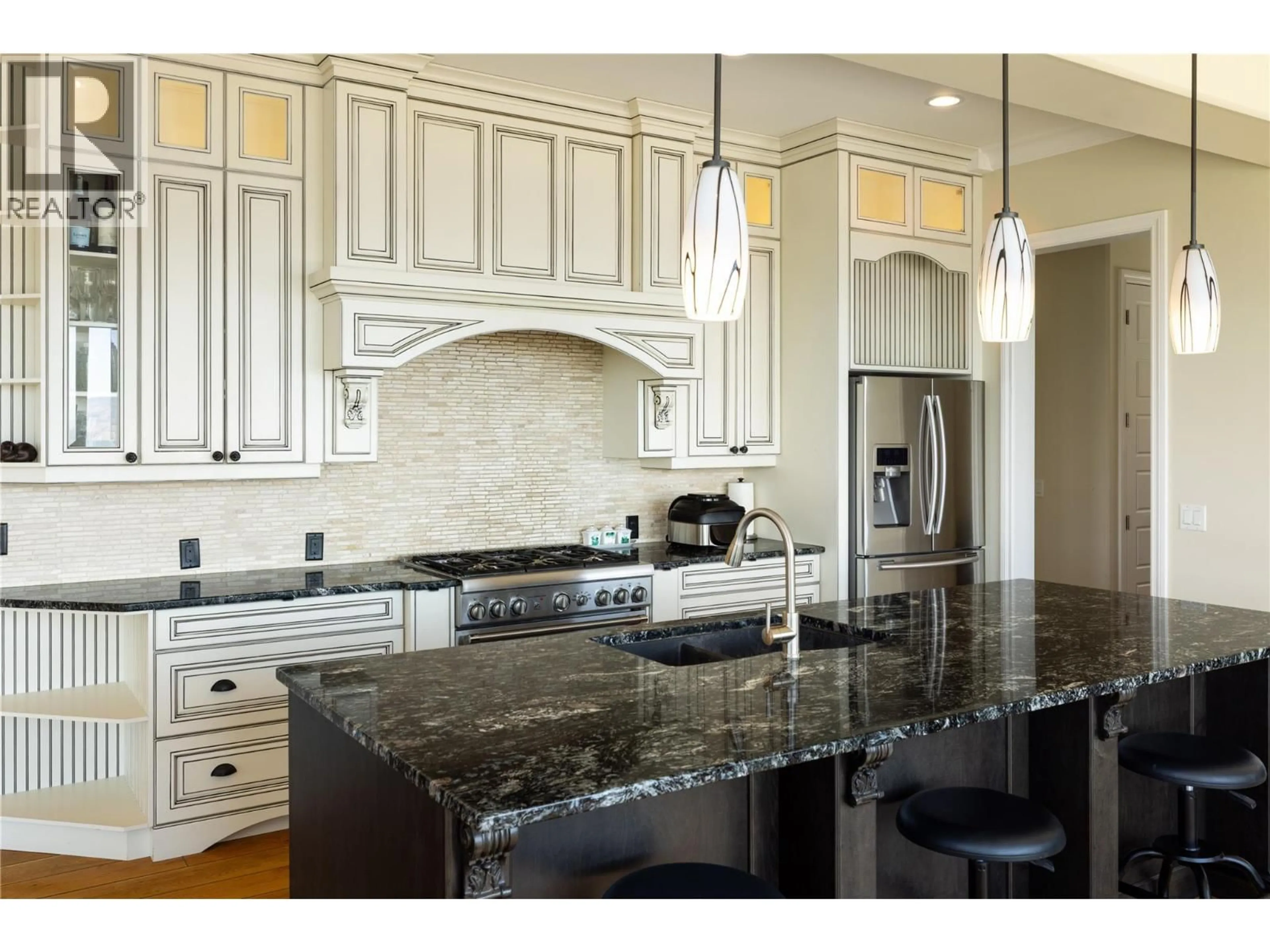 Contemporary kitchen, ceramic/tile floor for 1010 LAMONT COURT, Kelowna British Columbia V1W5J1