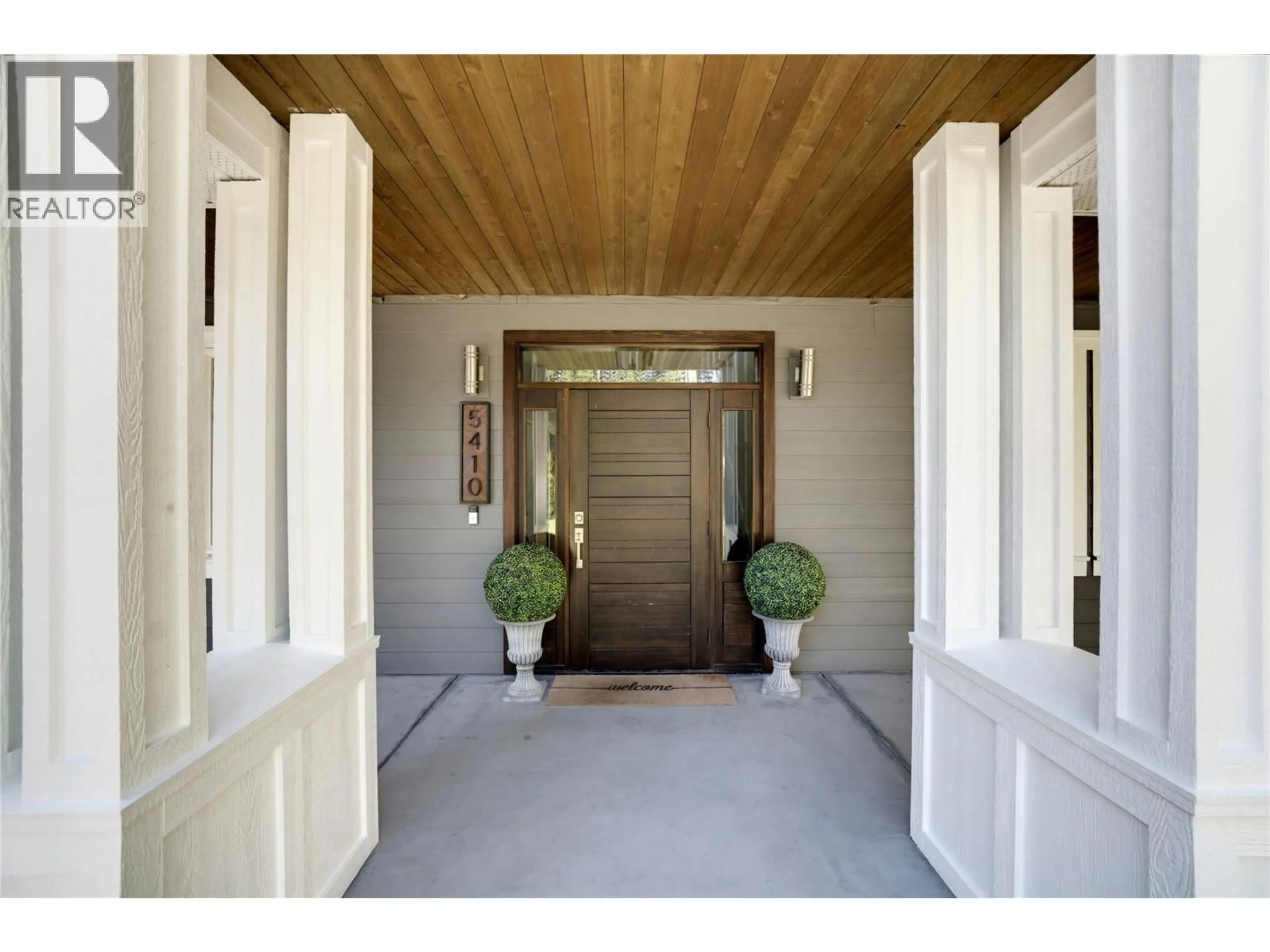Indoor entryway for 5410 GANNOR ROAD, Salmon Arm British Columbia V1E2P7