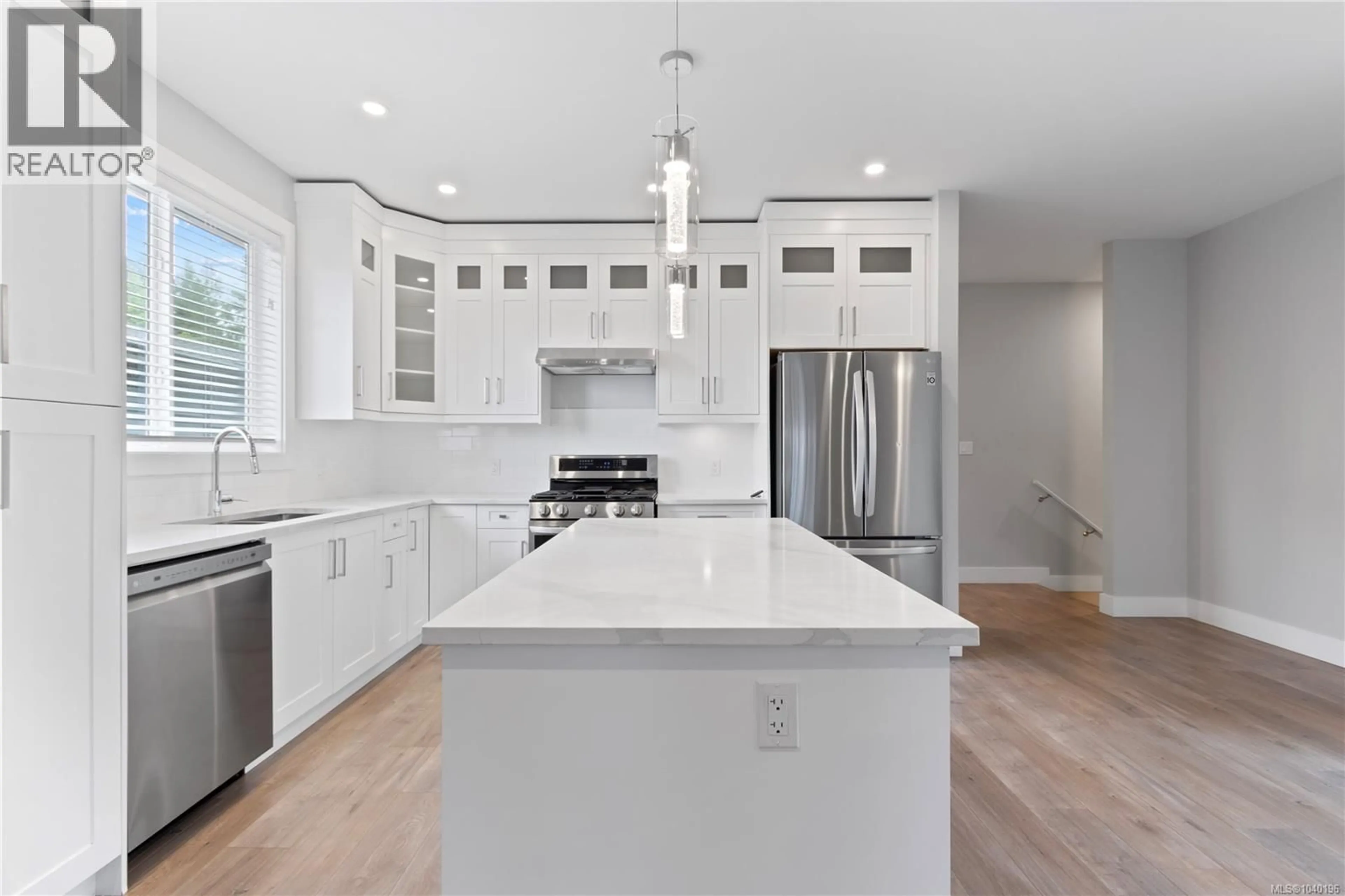 Open concept kitchen, ceramic/tile floor for 277 WESTWOOD ROAD, Nanaimo British Columbia V9R6S4