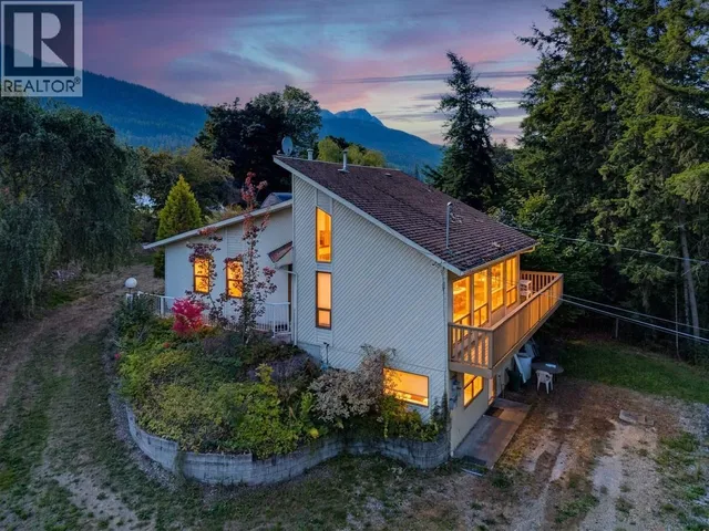 370 10 AVENUE SOUTHEAST, Salmon Arm 2