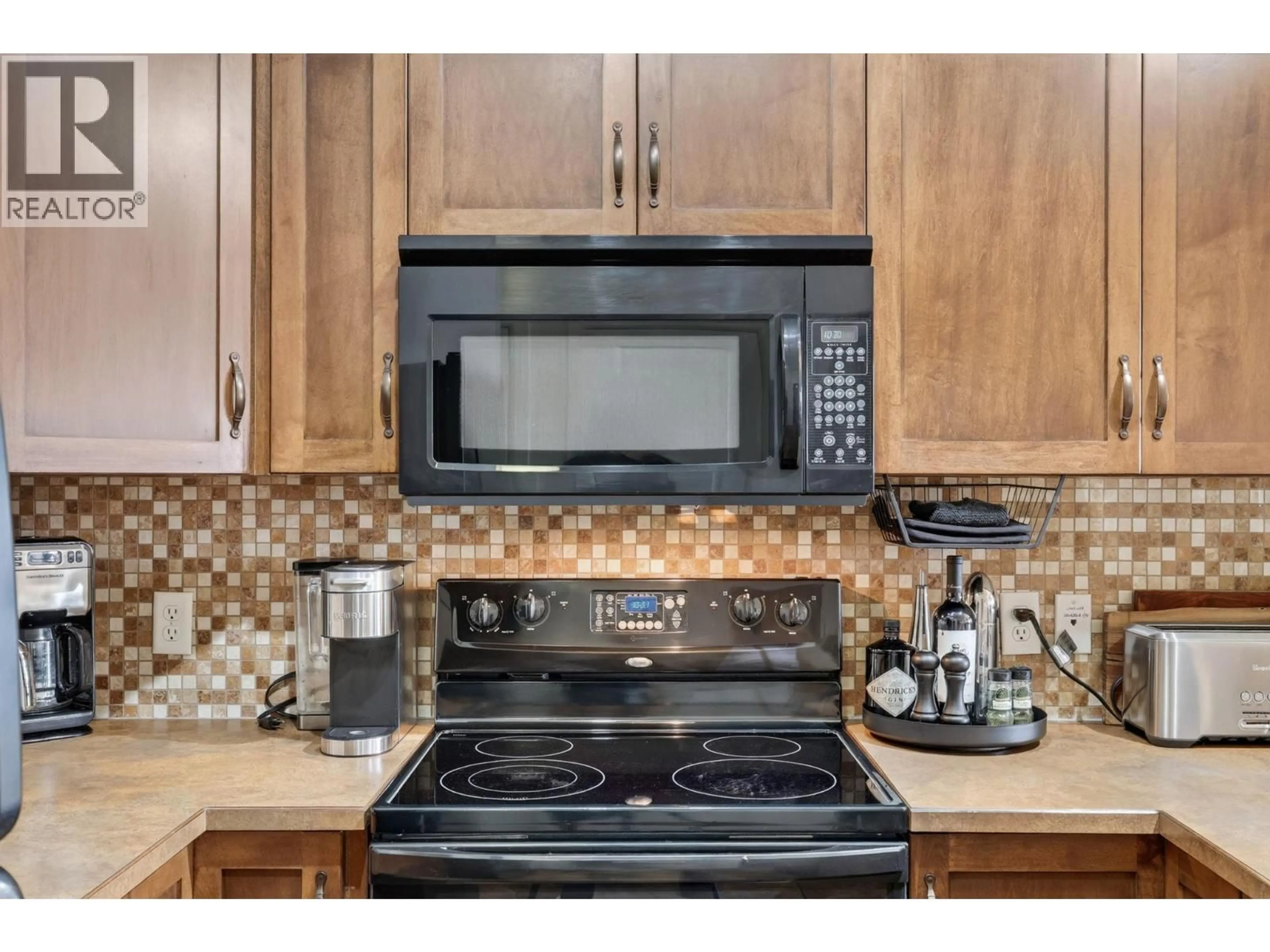 Standard kitchen, unknown for 504 - 654 COOK ROAD, Kelowna British Columbia V1W3G7