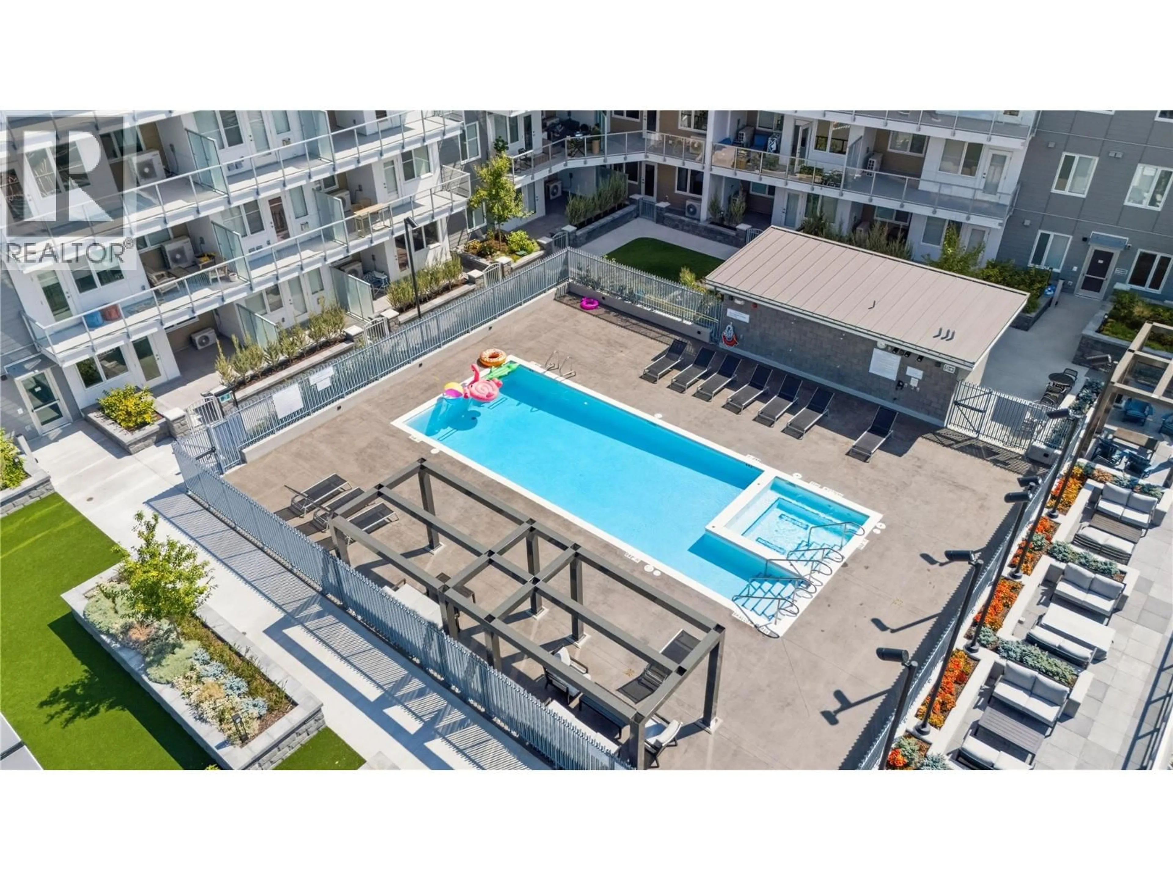 Pool for 415 - 270 RIVERSIDE DRIVE, Penticton British Columbia V2A5Y5