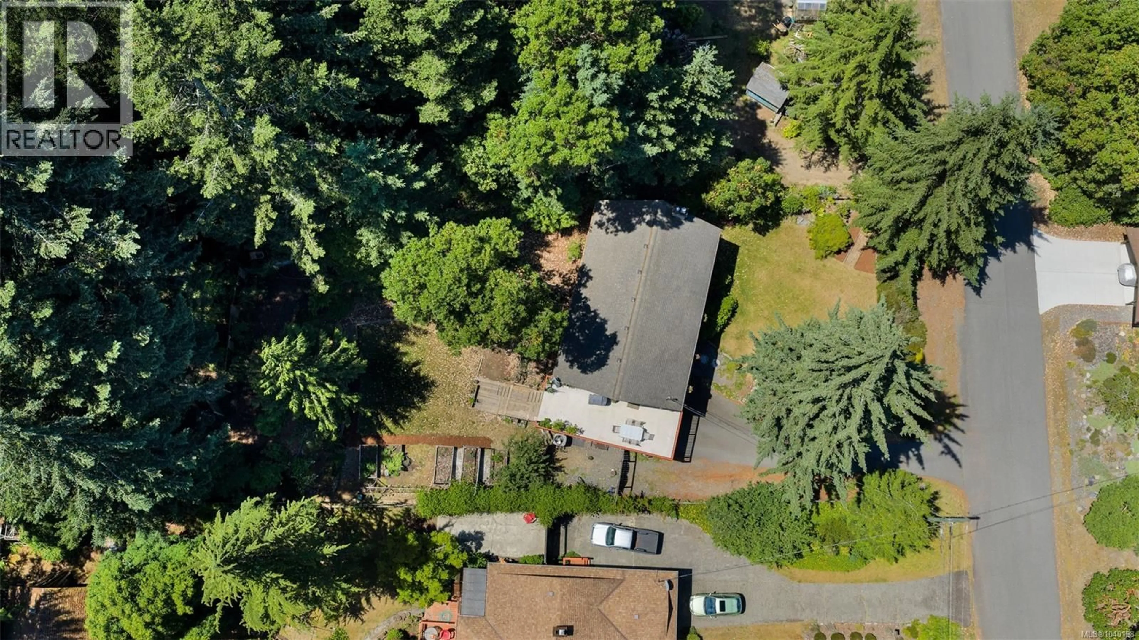 A pic from outside/outdoor area/front of a property/back of a property/a pic from drone, unknown for 640 SPRINGBANK PLACE, Mill Bay British Columbia V8H1C4