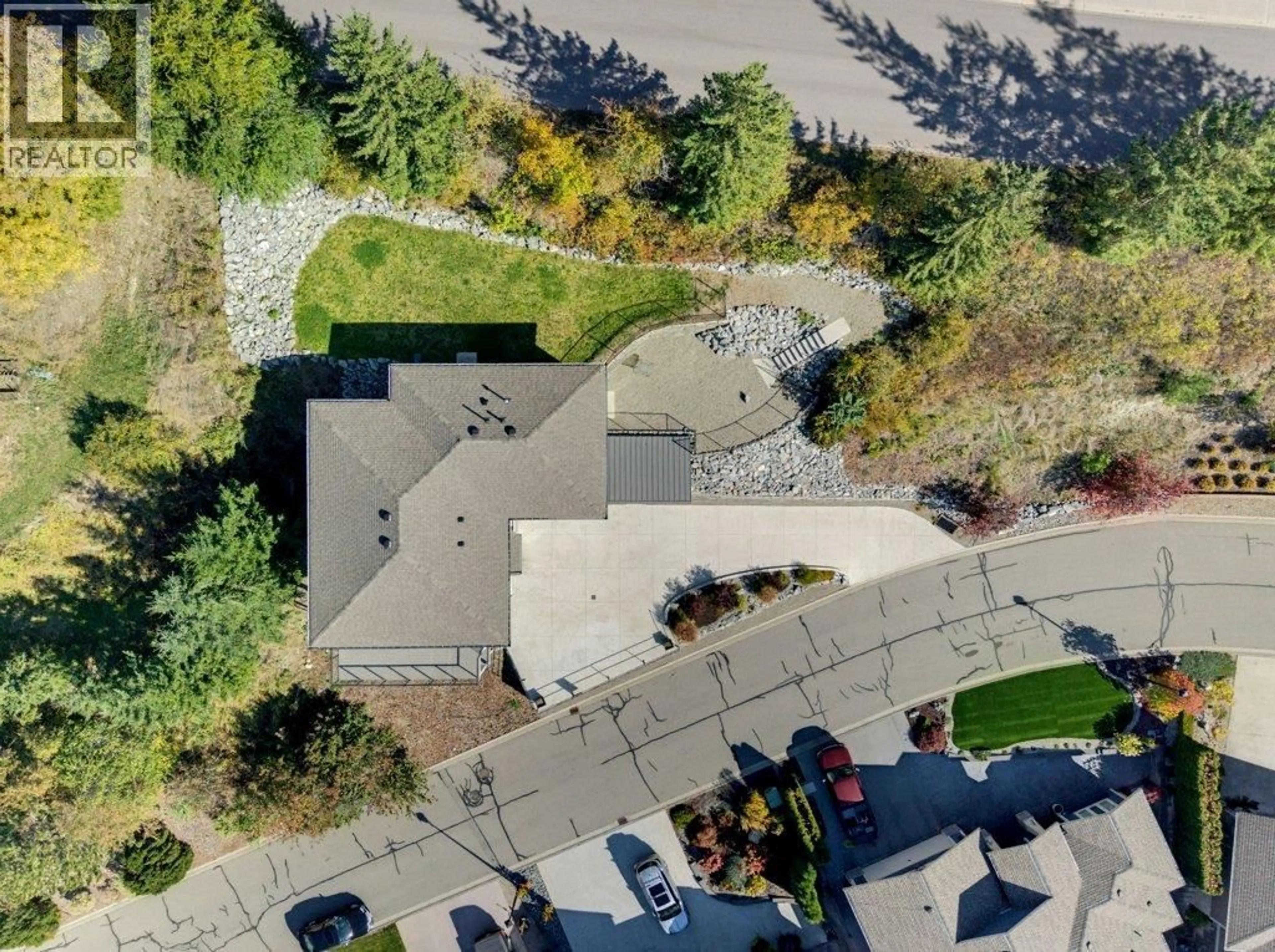 A pic from outside/outdoor area/front of a property/back of a property/a pic from drone, street for 41 - 1581 20TH STREET NORTHEAST, Salmon Arm British Columbia V1E0A7