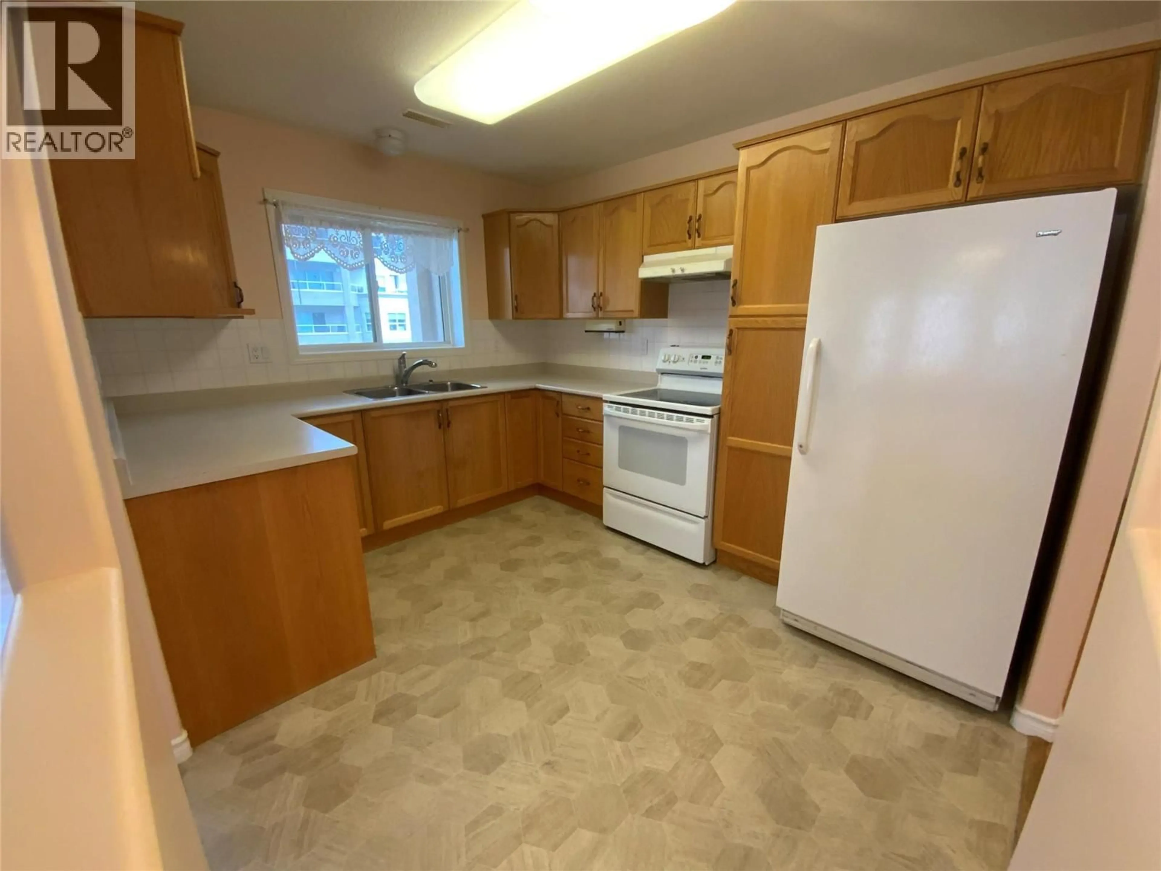 Standard kitchen, unknown for 607 - 2265 ATKINSON STREET, Penticton British Columbia V2A8R7
