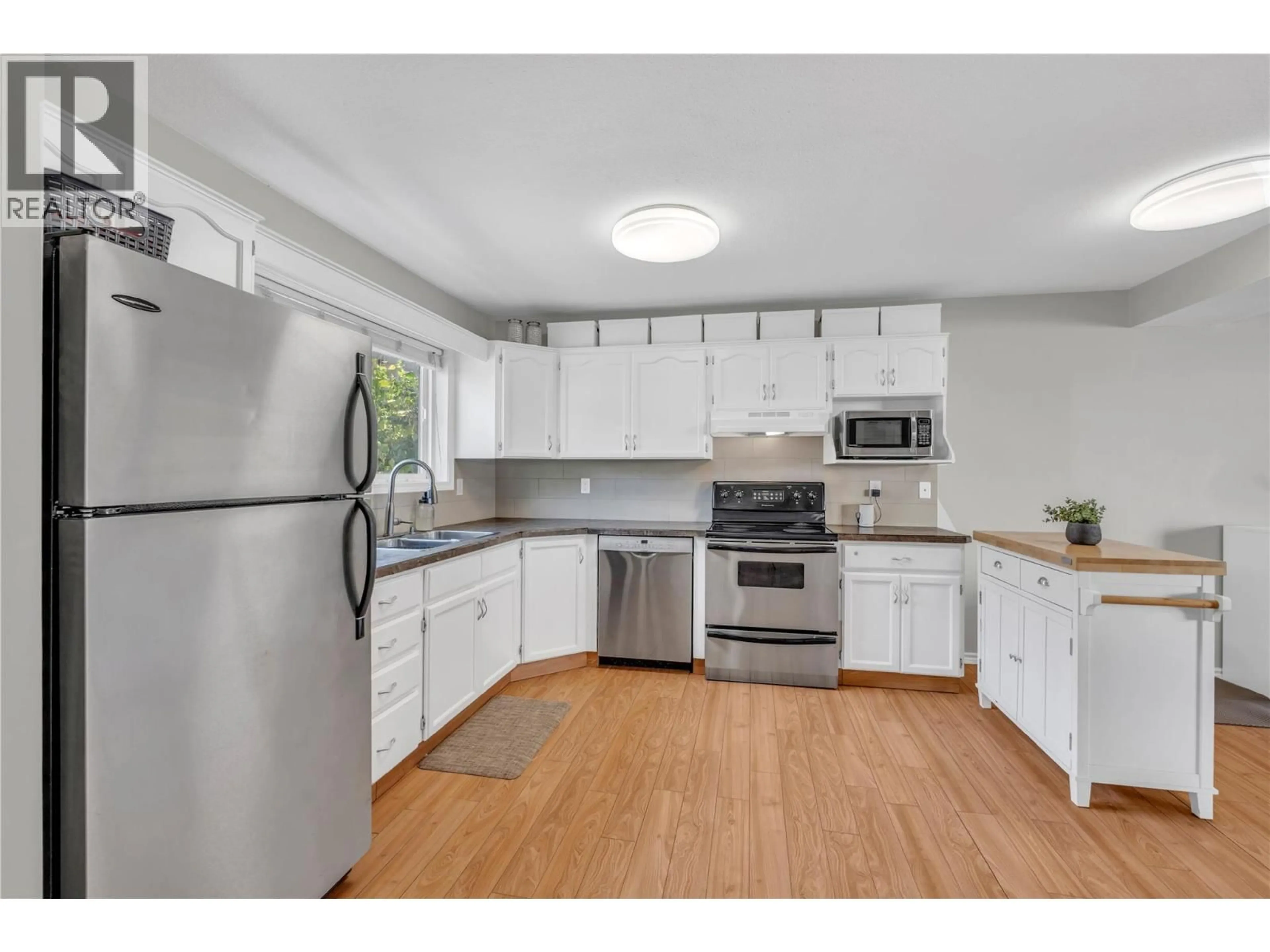 Standard kitchen, unknown for 142 - 1458 PENTICTON AVENUE, Penticton British Columbia V2A8L3