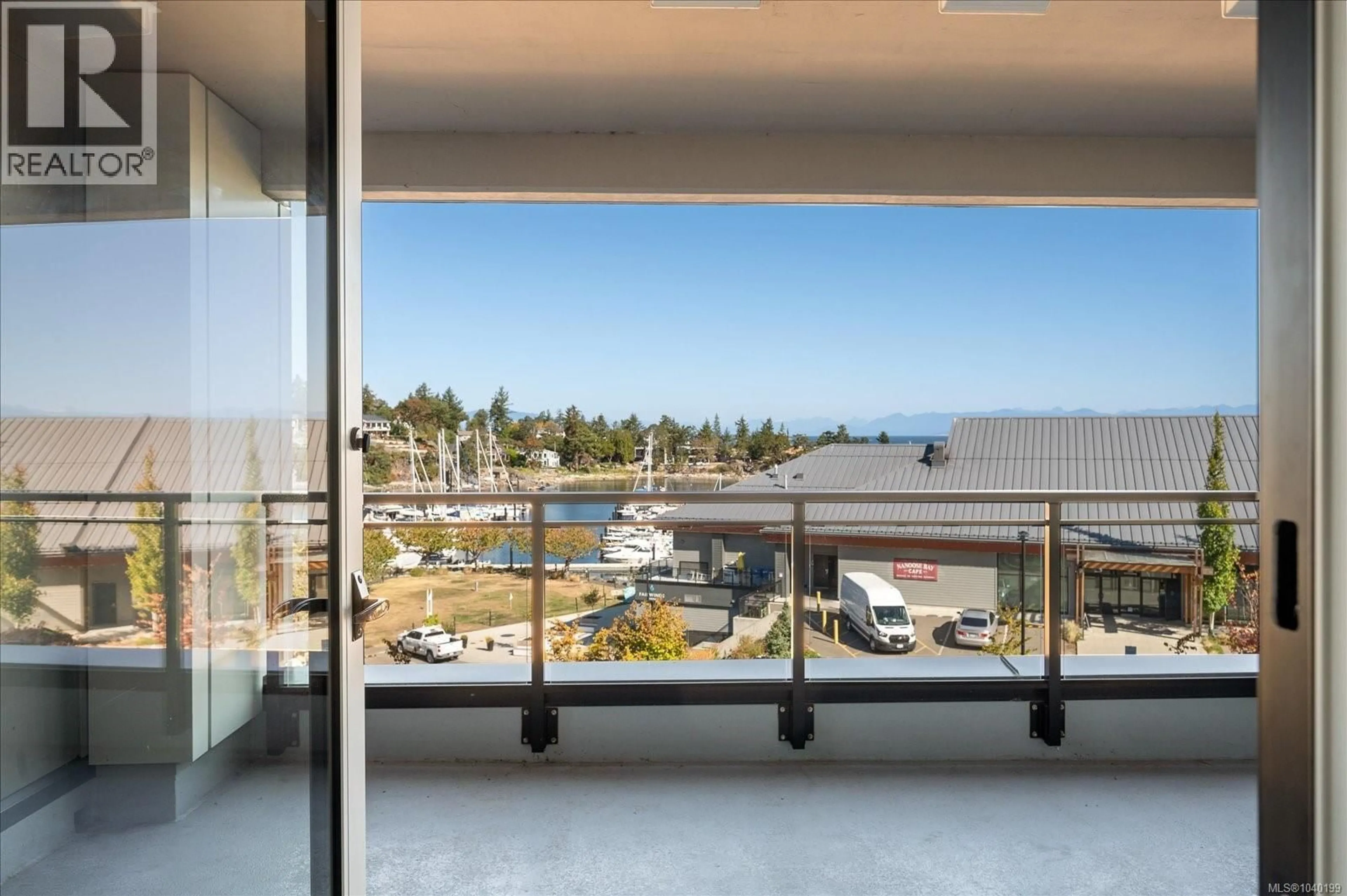 Balcony in the apartment, water/lake/river/ocean view for 301 - 3529 DOLPHIN DRIVE, Nanoose Bay British Columbia V9P9K1