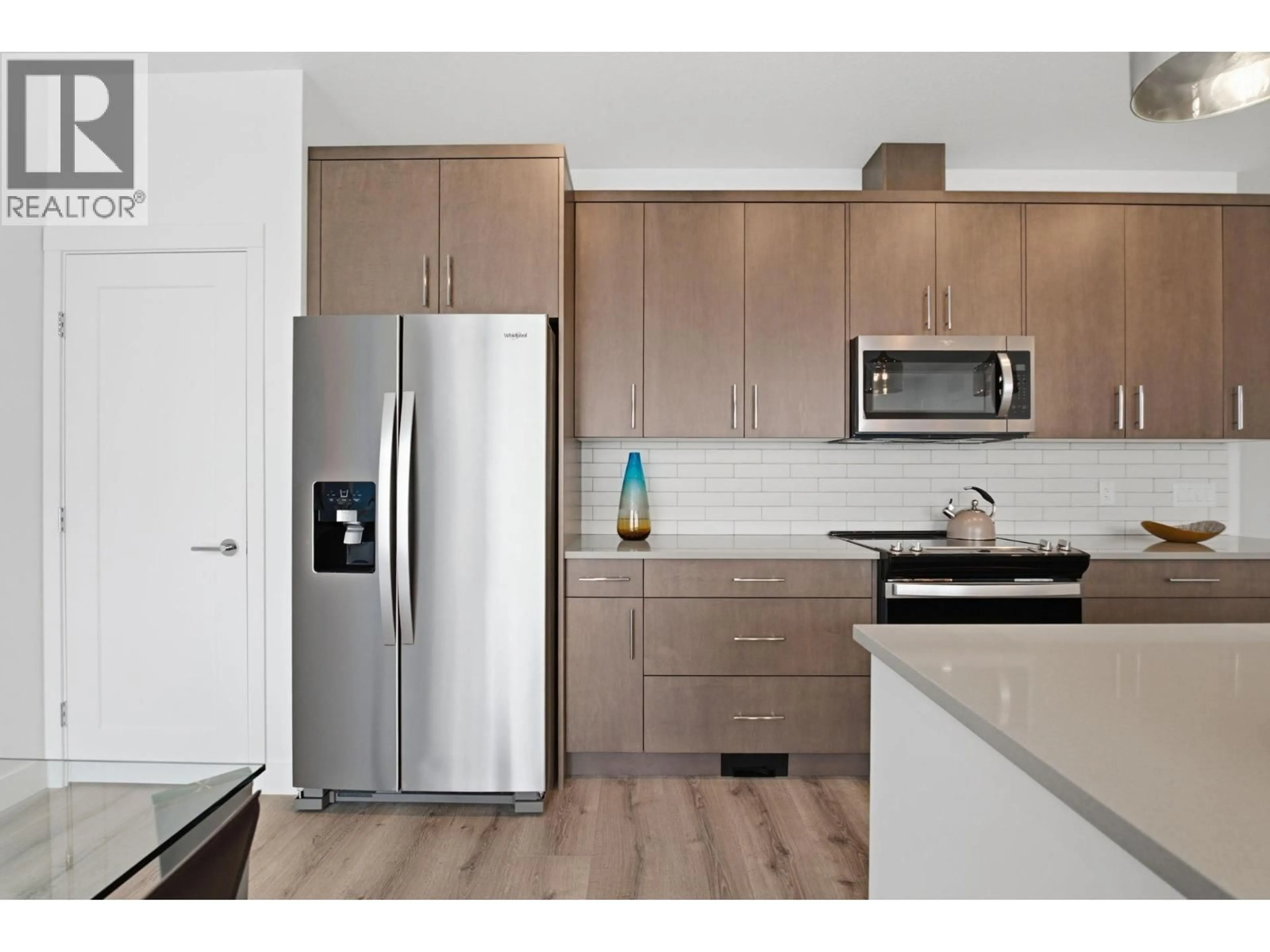 Standard kitchen, unknown for 120 - 610 ACADEMY WAY, Kelowna British Columbia V1V9T1