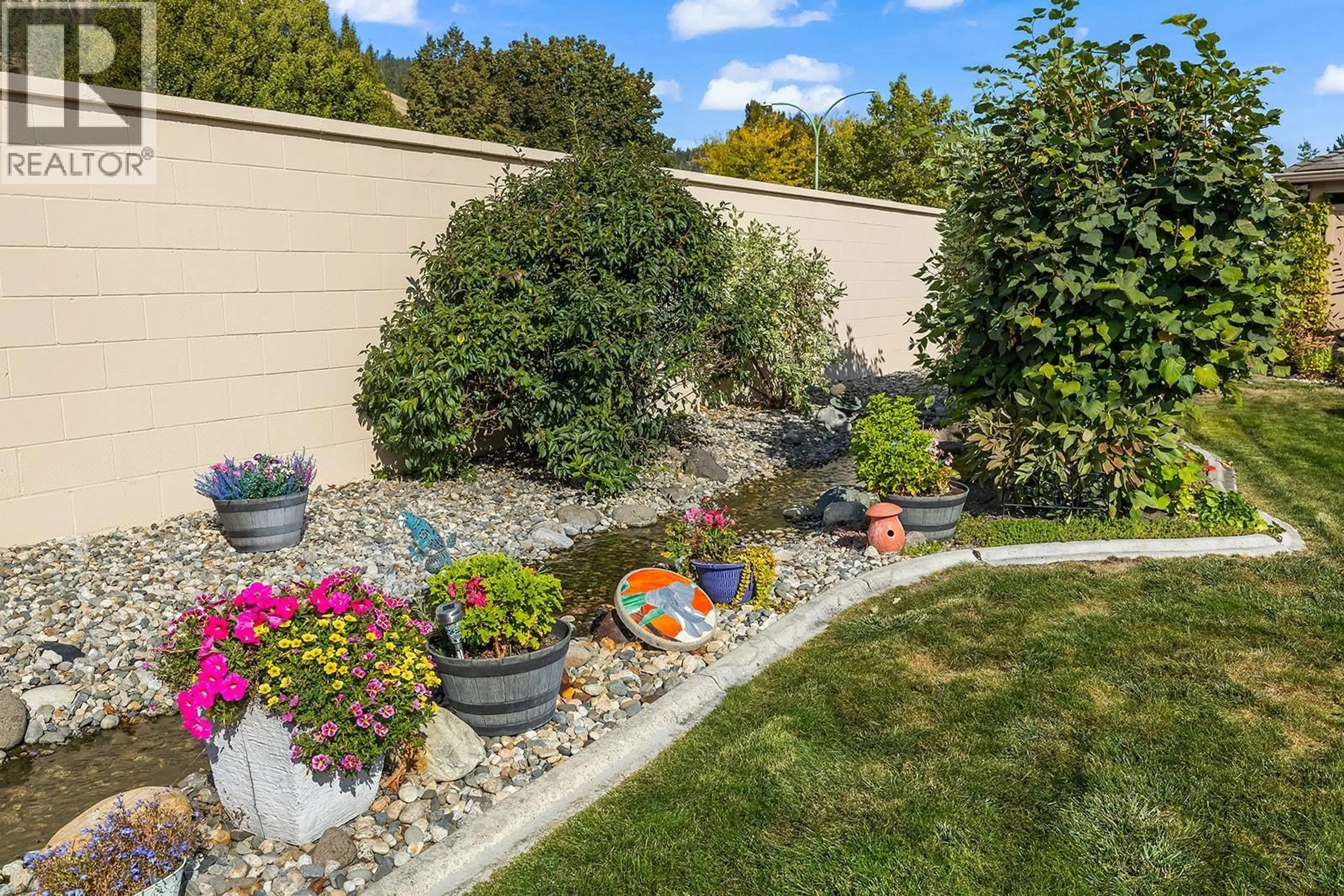 Patio, water/lake/river/ocean view for 130 - 595 YATES ROAD, Kelowna British Columbia V1V1P8