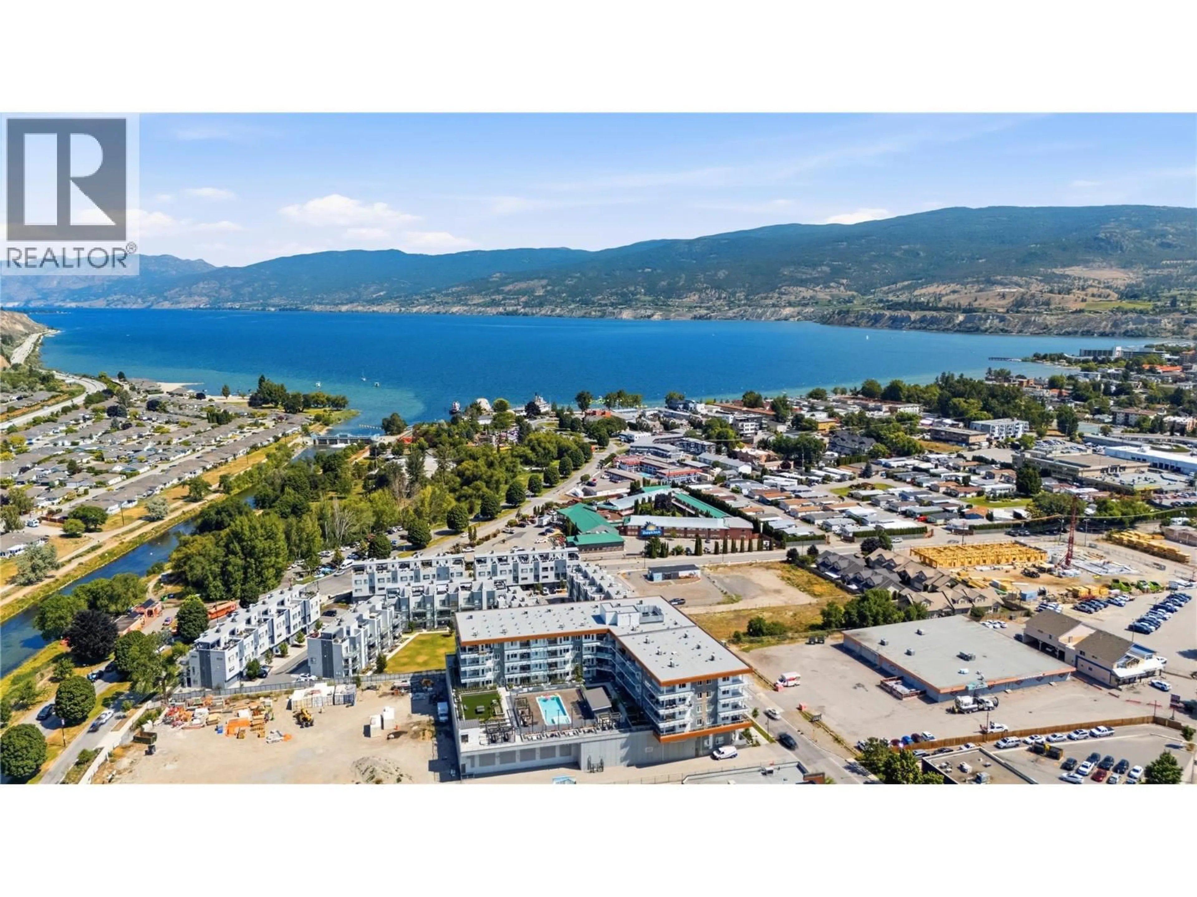 A pic from outside/outdoor area/front of a property/back of a property/a pic from drone, water/lake/river/ocean view for 617 - 270 RIVERSIDE DRIVE, Penticton British Columbia V2A5Y5