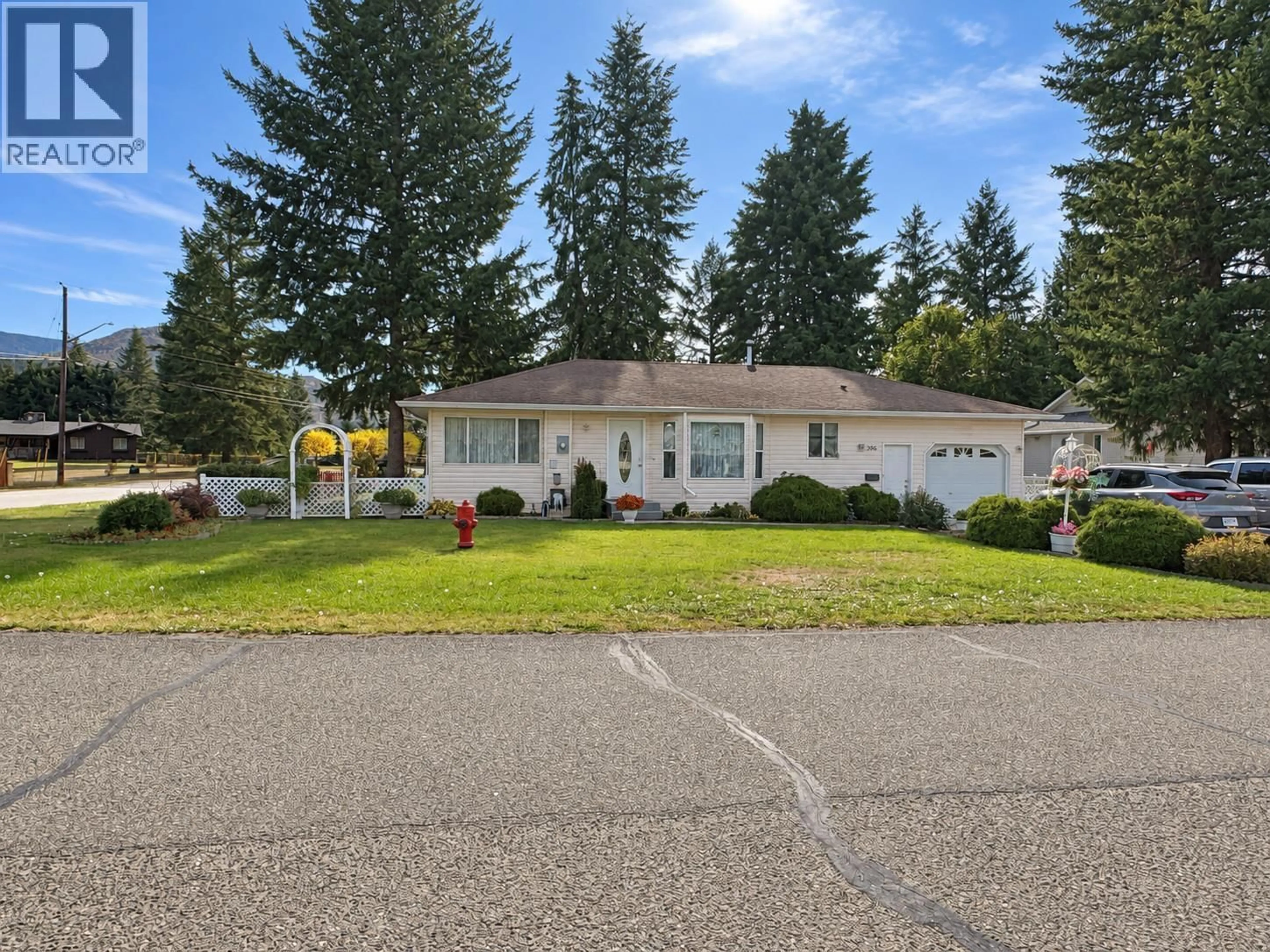 Home with vinyl exterior material, unknown for 396 ROBIN DRIVE, Barriere British Columbia V0E1E0