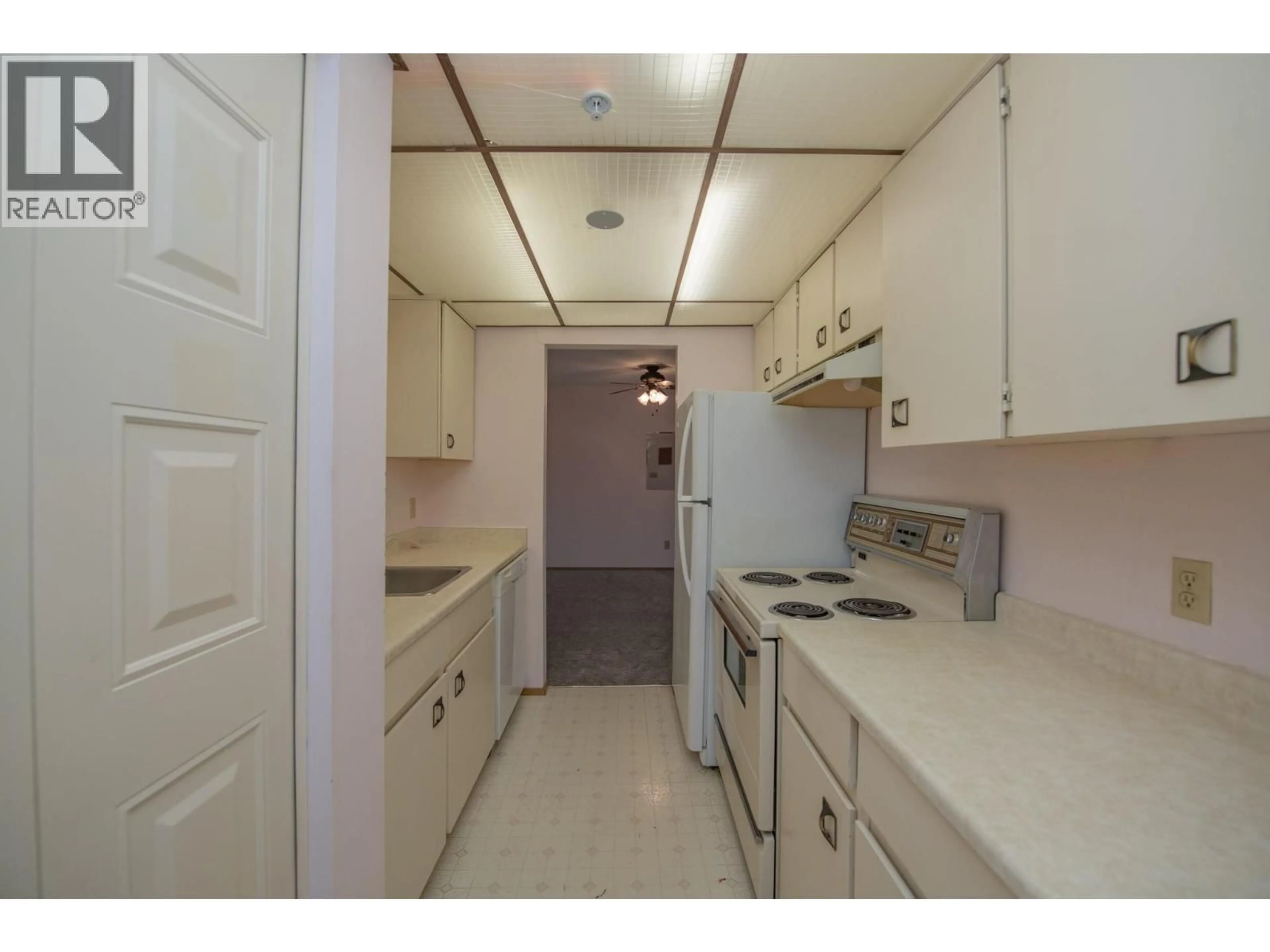 Standard kitchen, unknown for 204 - 3701 27 AVENUE, Vernon British Columbia V1T1S5