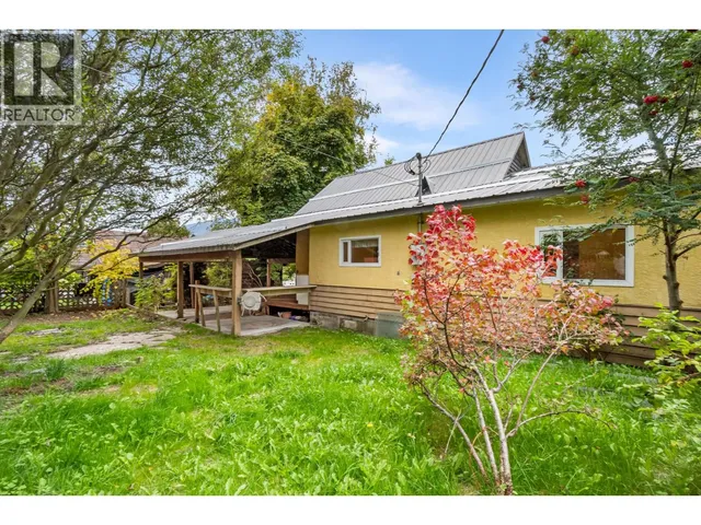 309 1ST AVENUE NORTHWEST, Nakusp 3