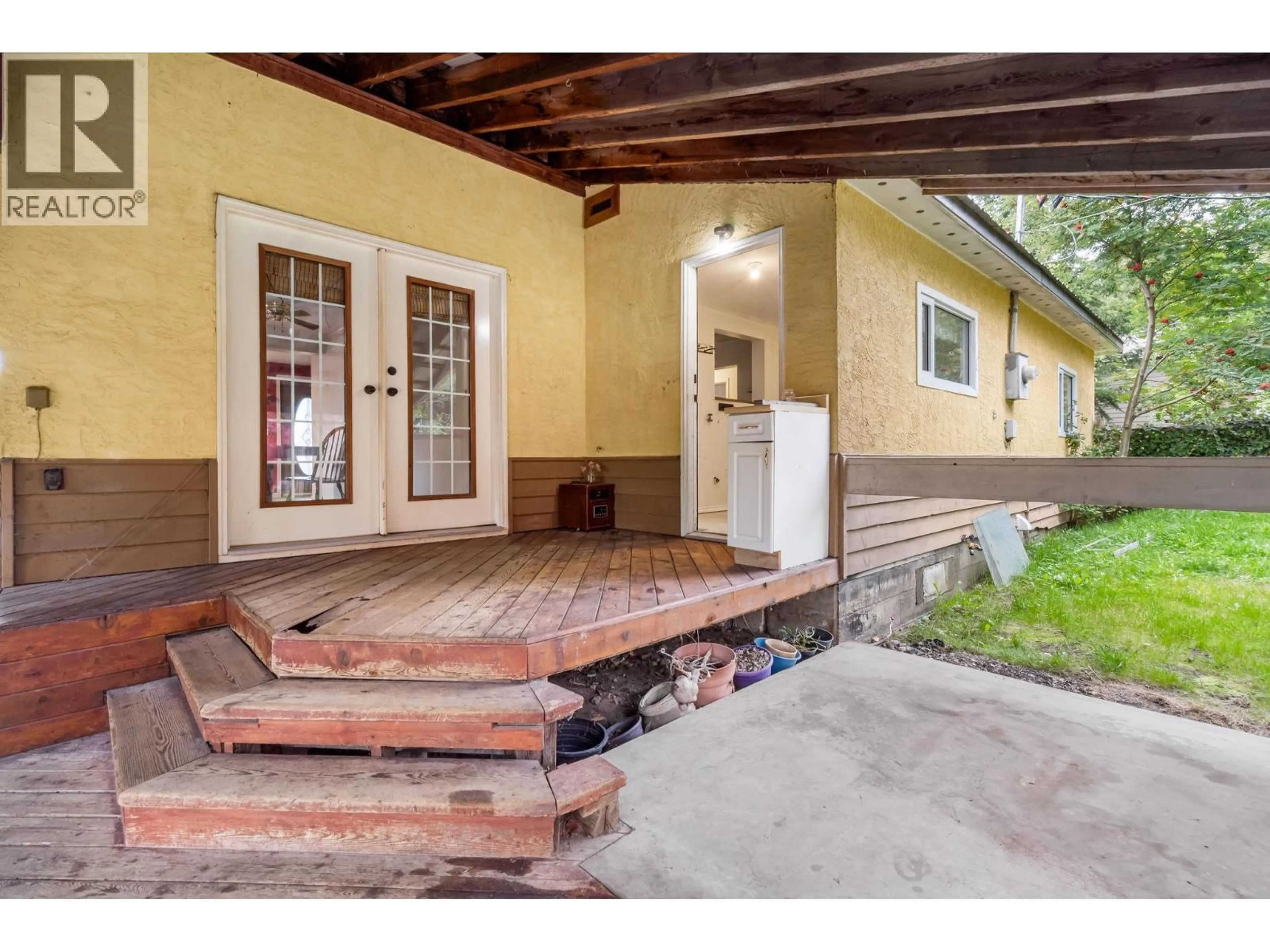Patio, street for 309 1ST AVENUE NORTHWEST, Nakusp British Columbia V0G1R0