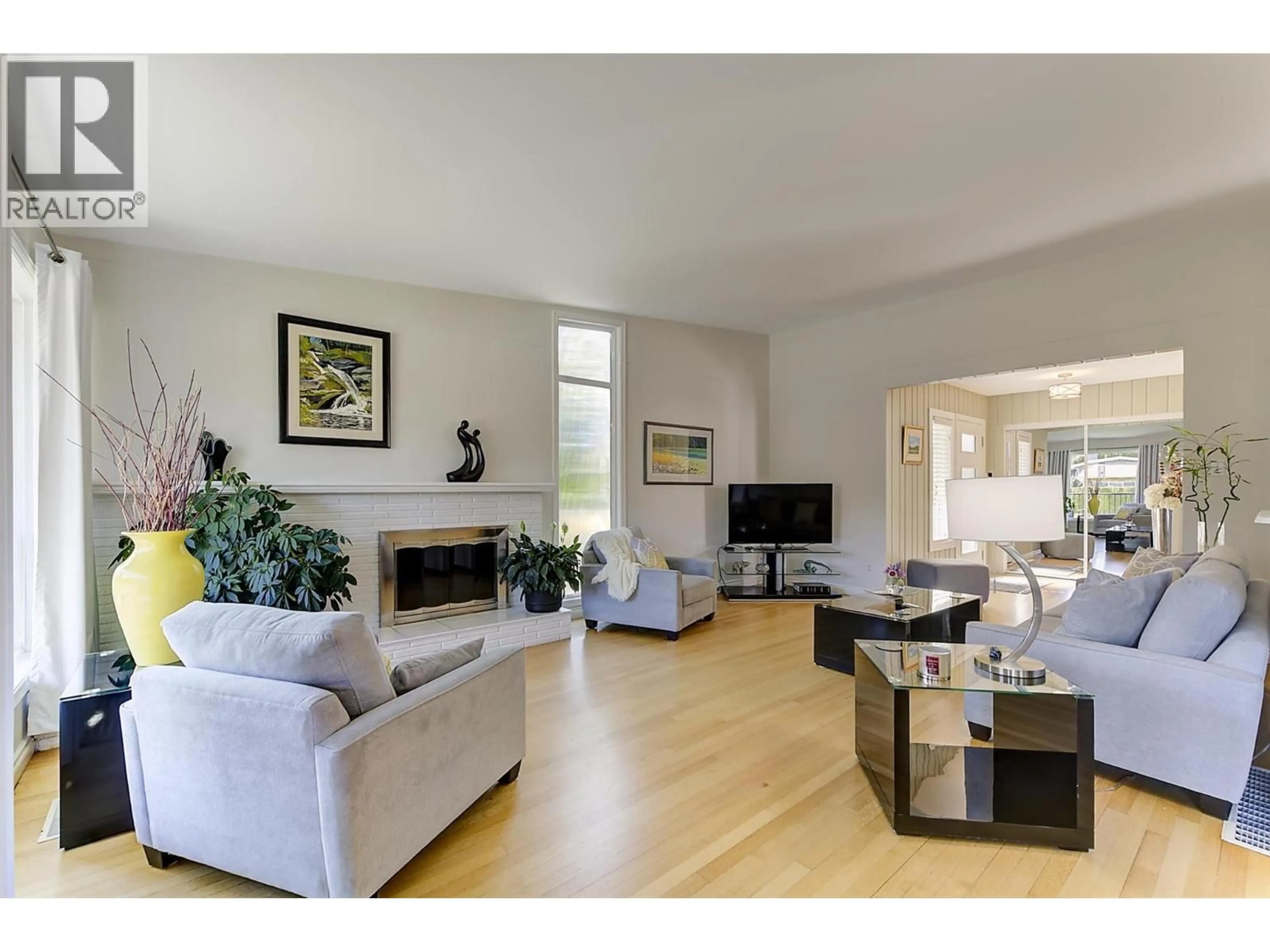 Living room with furniture, unknown for 1296 KELGLEN CRESCENT, Kelowna British Columbia V1Y6K5