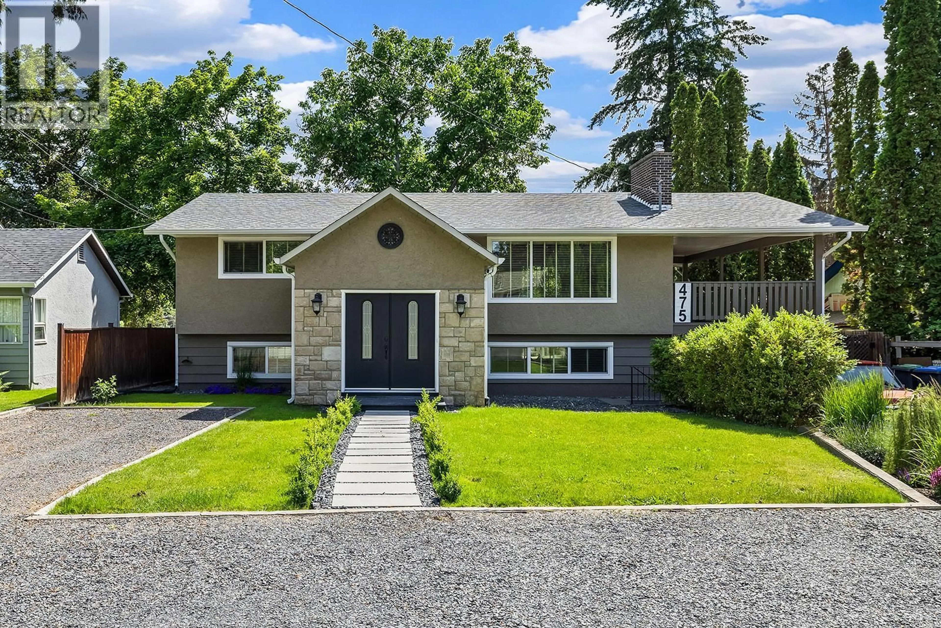 Home with vinyl exterior material, street for 475 COLLETT ROAD, Kelowna British Columbia V1W1K8