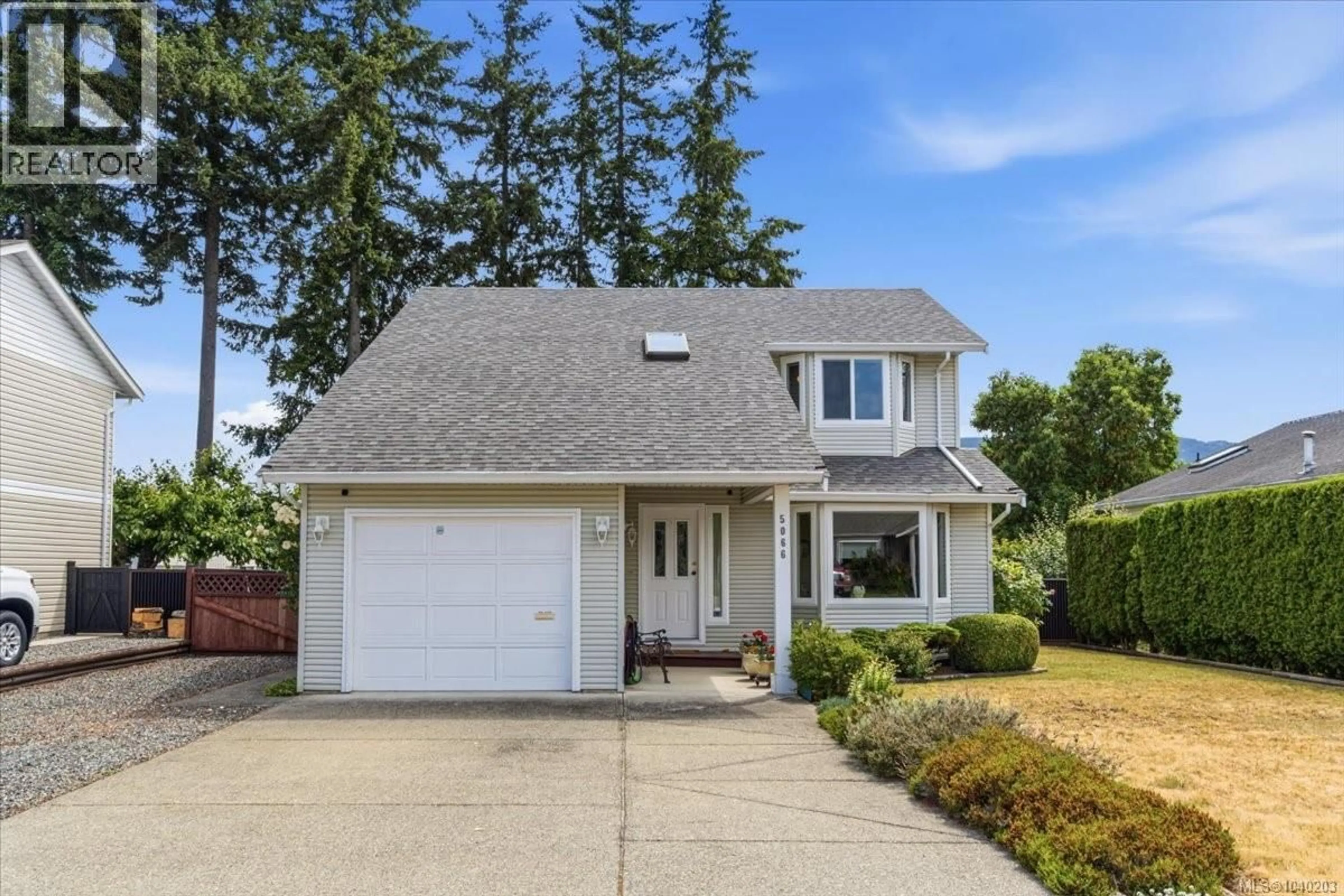 Home with vinyl exterior material, street for 5066 SEDONA WAY, Nanaimo British Columbia V9T5Z4