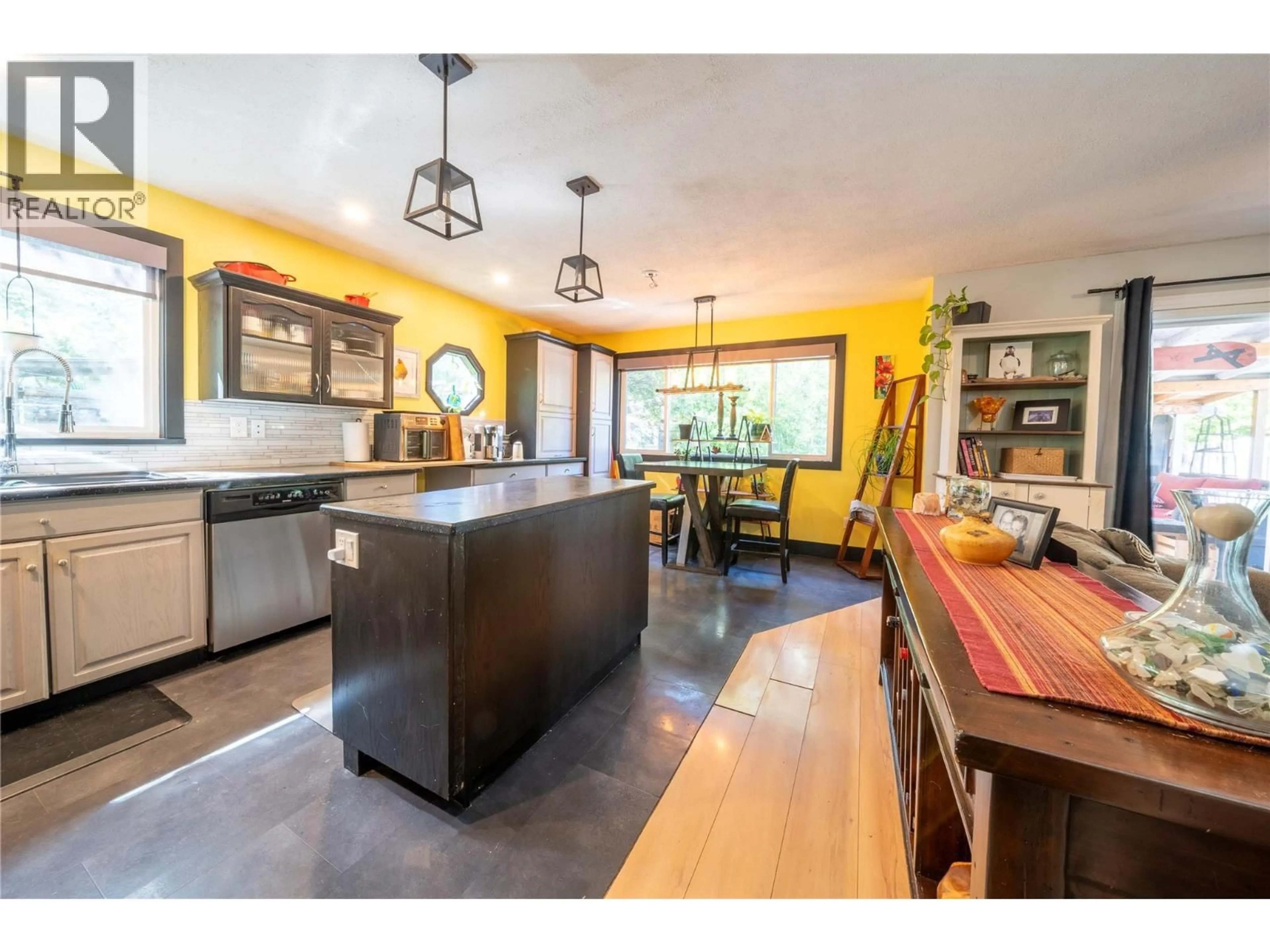 Open concept kitchen, ceramic/tile floor for 7117 CAHILTY ROAD, Kamloops British Columbia V0E1Z1