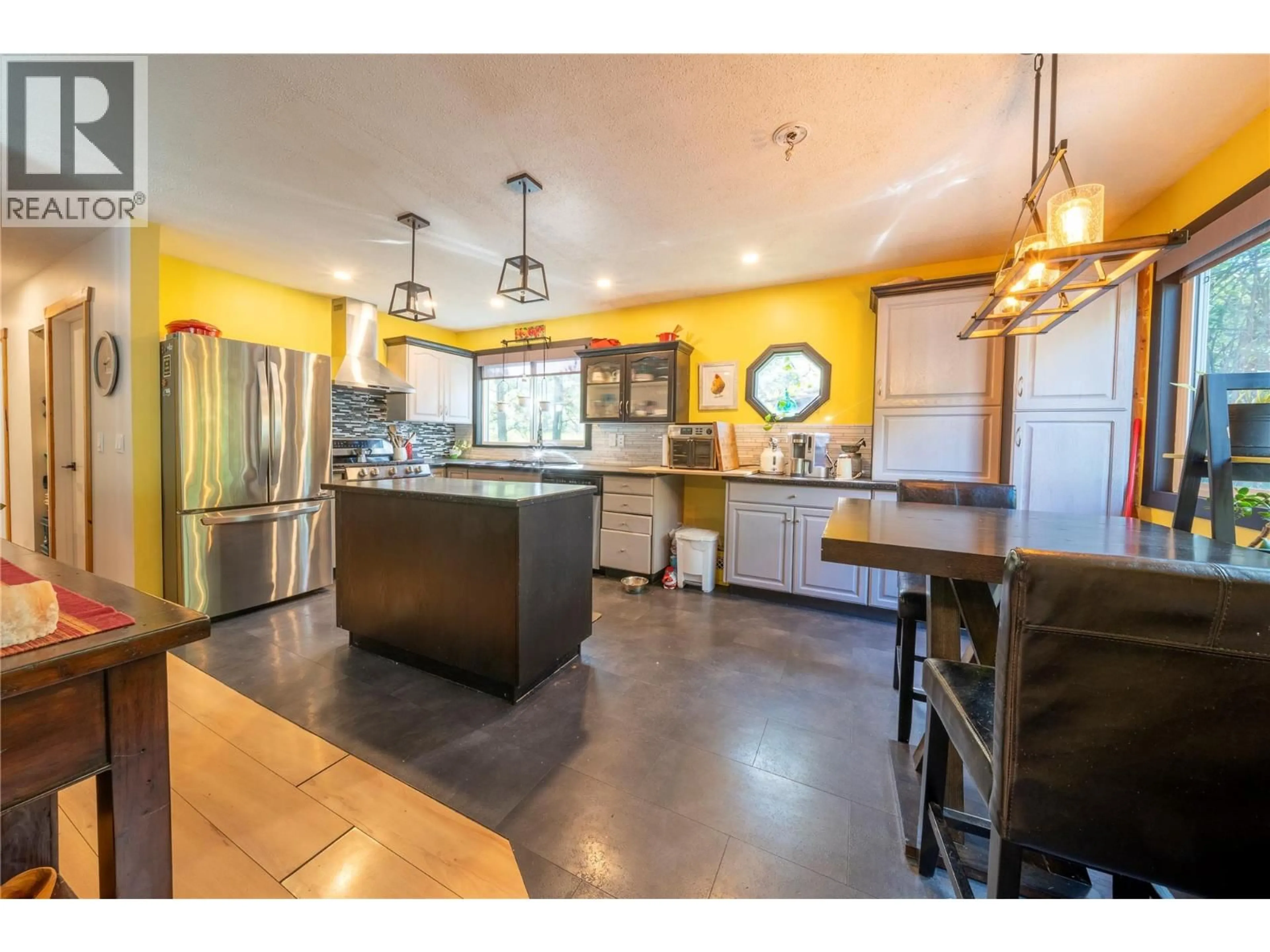 Open concept kitchen, ceramic/tile floor for 7117 CAHILTY ROAD, Kamloops British Columbia V0E1Z1