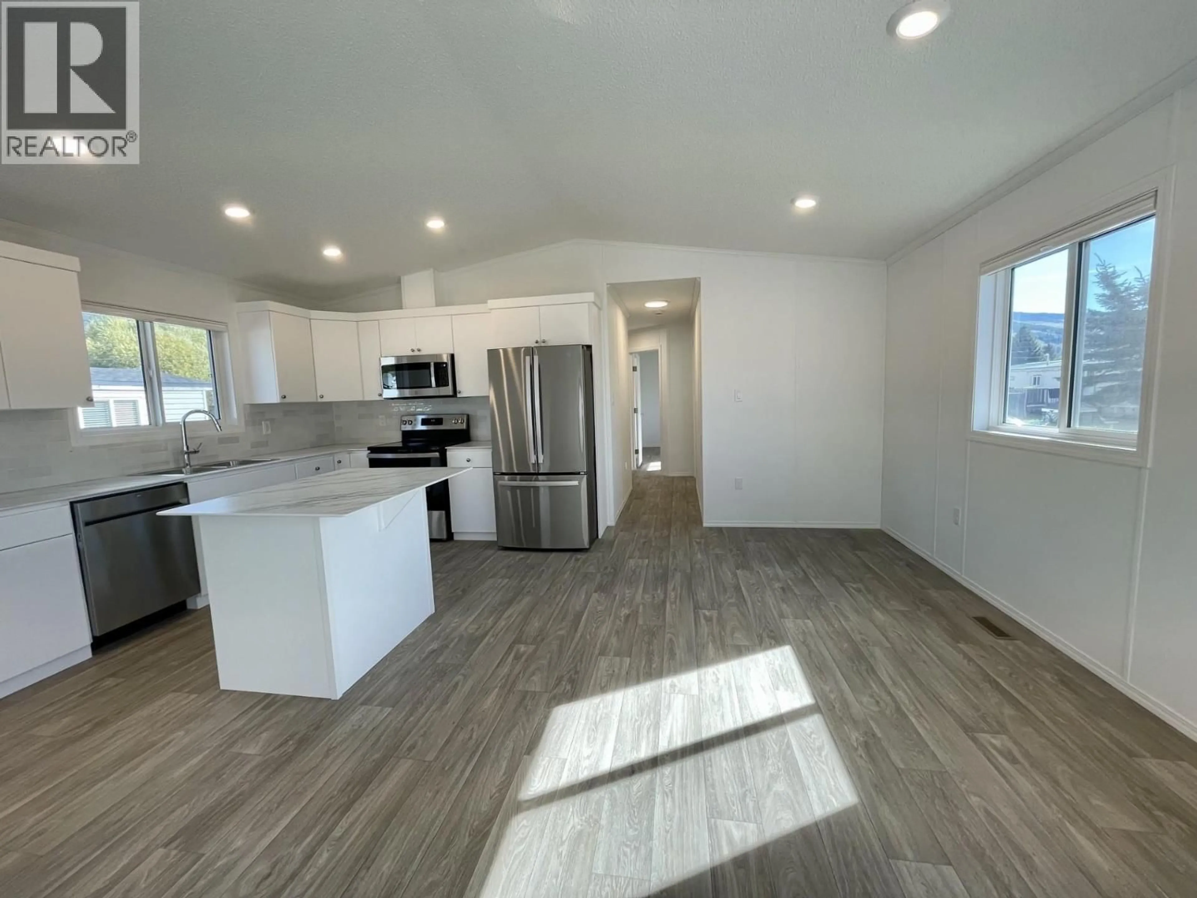 Open concept kitchen, unknown for 80 - 100 INDUSTRIAL ROAD 1 ROAD, Sparwood British Columbia V0B2G3