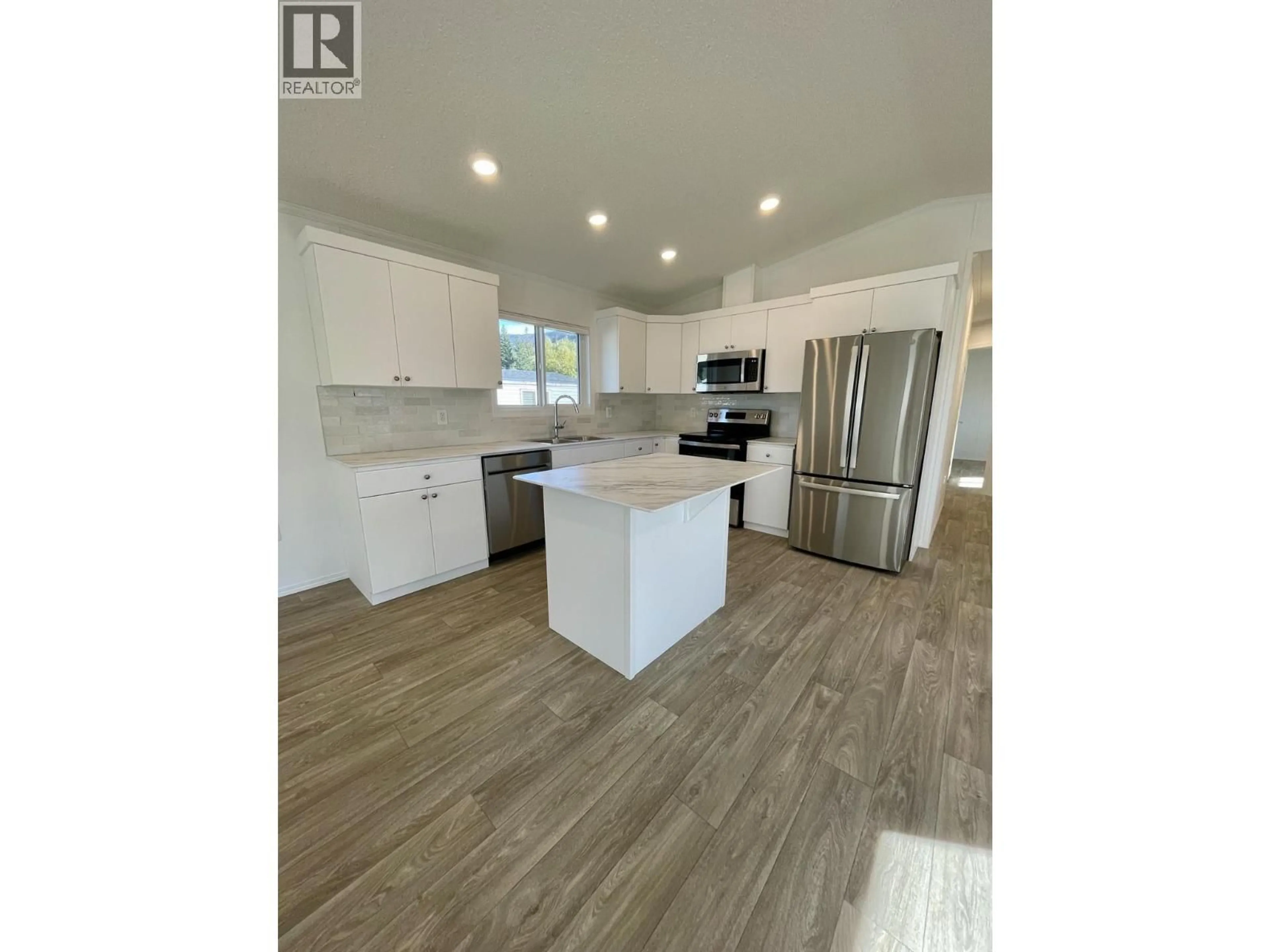 Open concept kitchen, unknown for 80 - 100 INDUSTRIAL ROAD 1 ROAD, Sparwood British Columbia V0B2G3