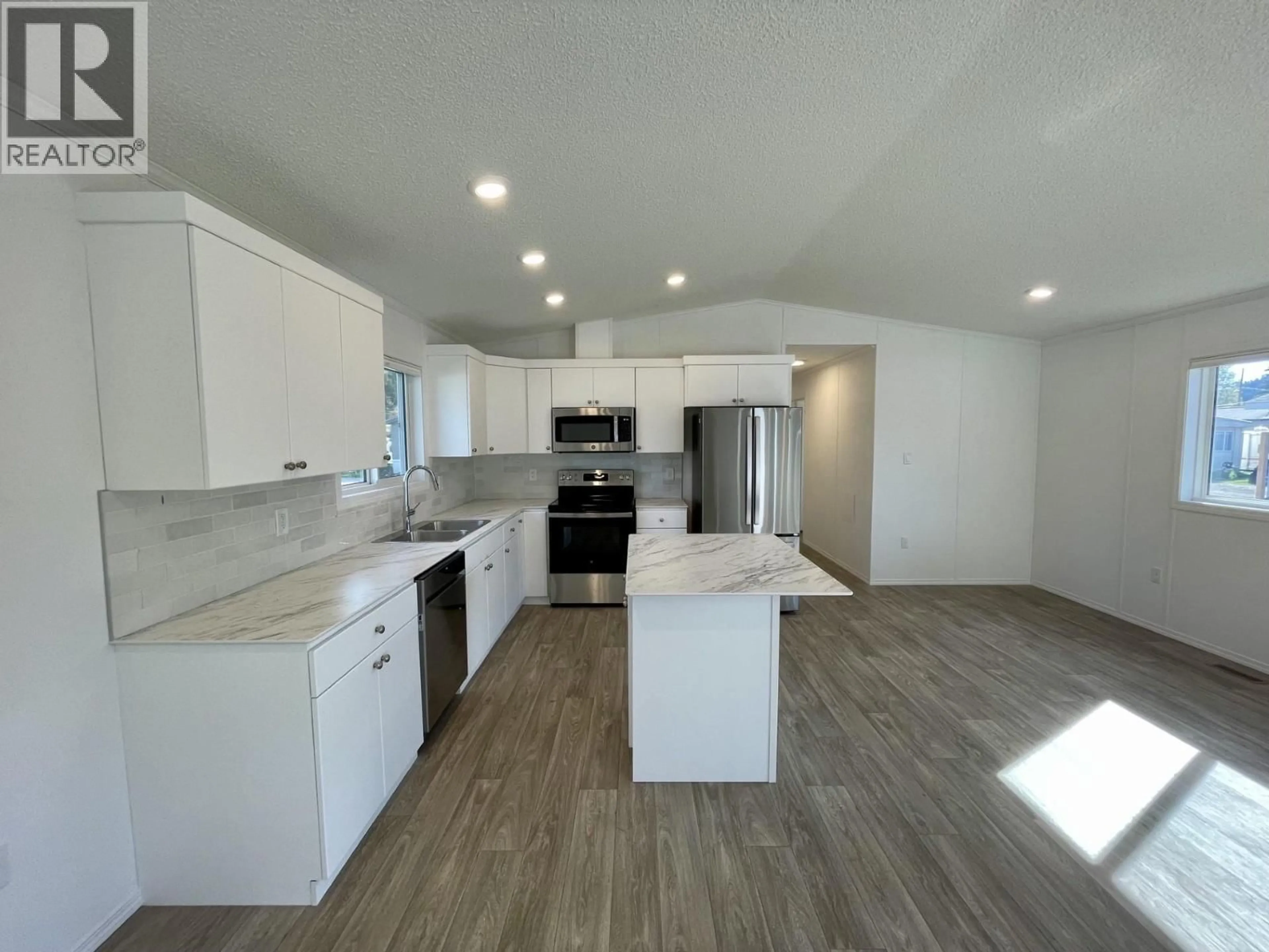 Open concept kitchen, unknown for 80 - 100 INDUSTRIAL ROAD 1 ROAD, Sparwood British Columbia V0B2G3