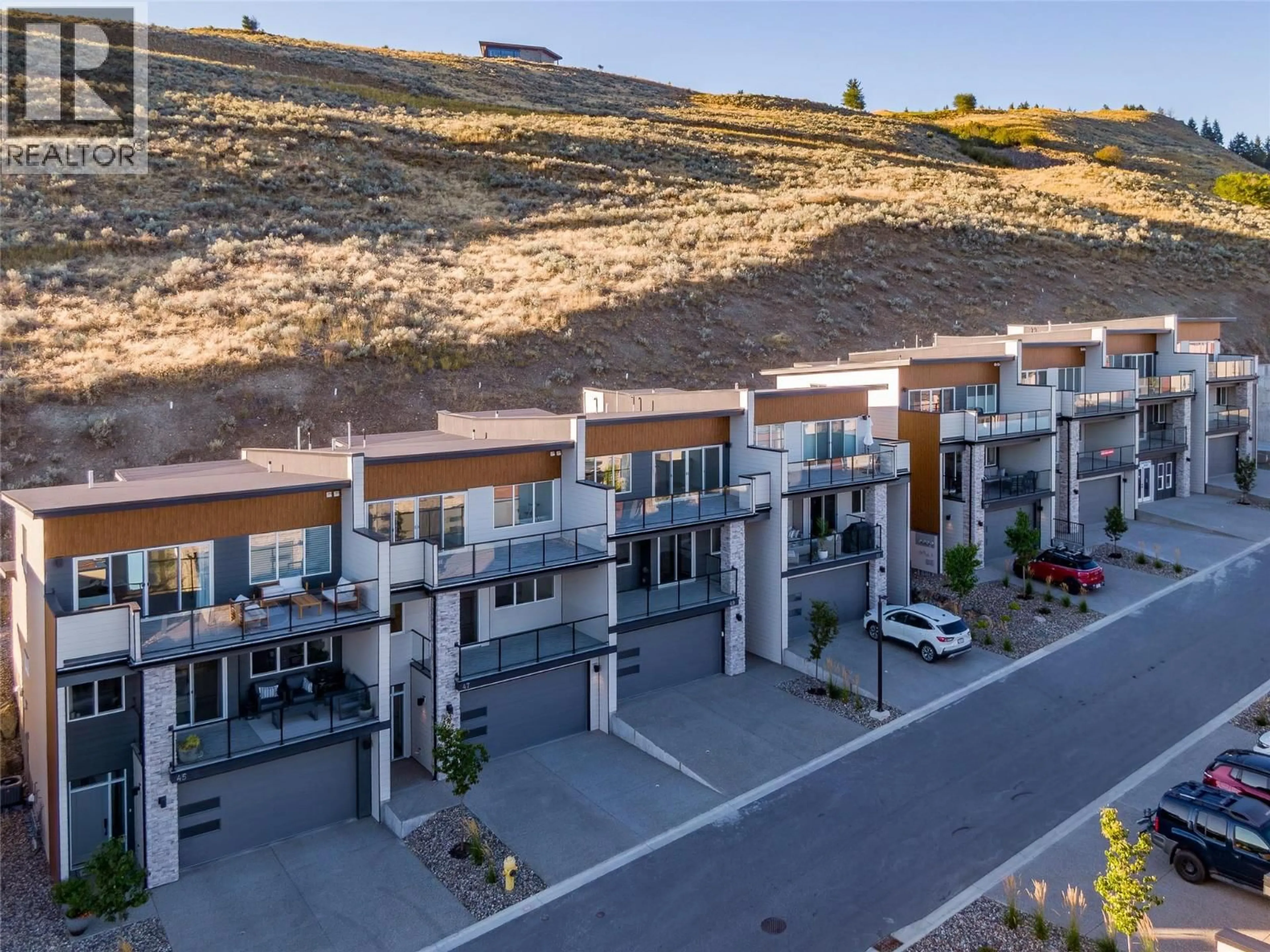 A pic from outside/outdoor area/front of a property/back of a property/a pic from drone, mountain view for 67 - 7735 OKANAGAN HILLS BOULEVARD, Vernon British Columbia V1H0A7