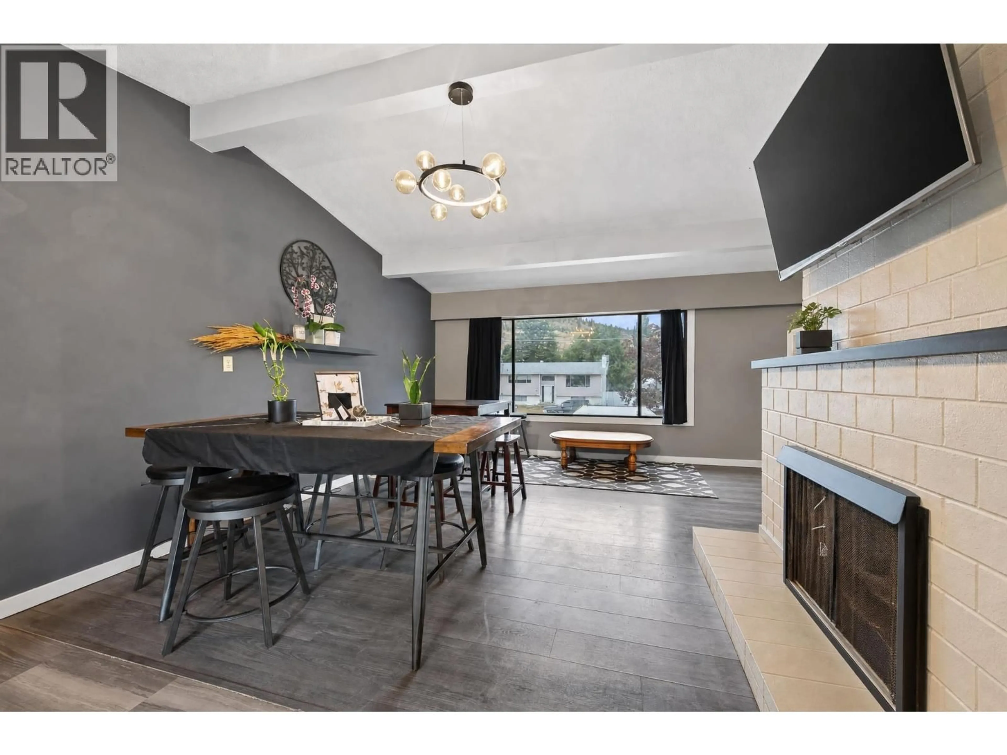Open concept kitchen, ceramic/tile floor for 859 DEVER DRIVE, Kamloops British Columbia V2B6P9