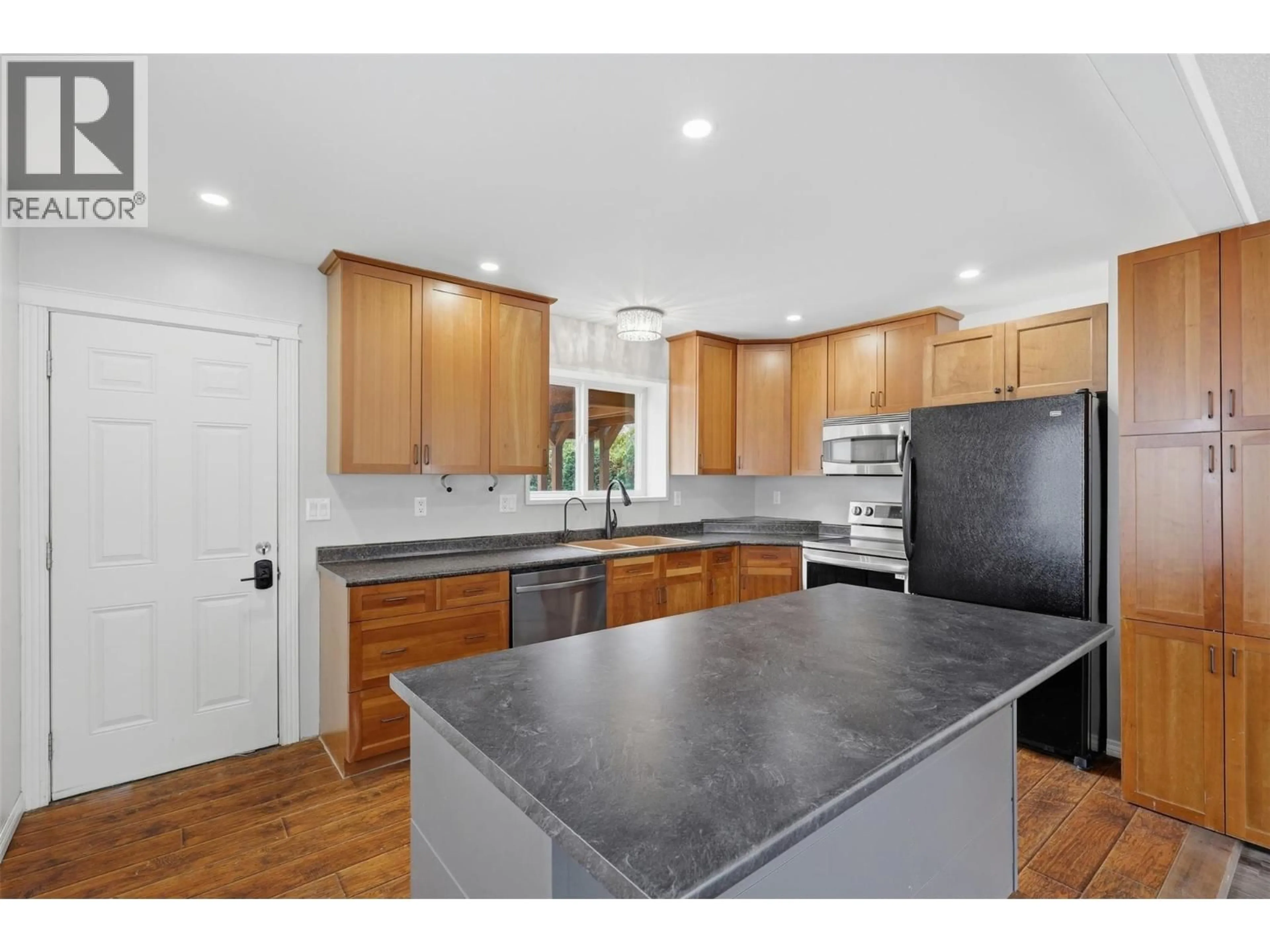Open concept kitchen, unknown for 4568 CAMMERAY DRIVE, Kamloops British Columbia V2H1L4