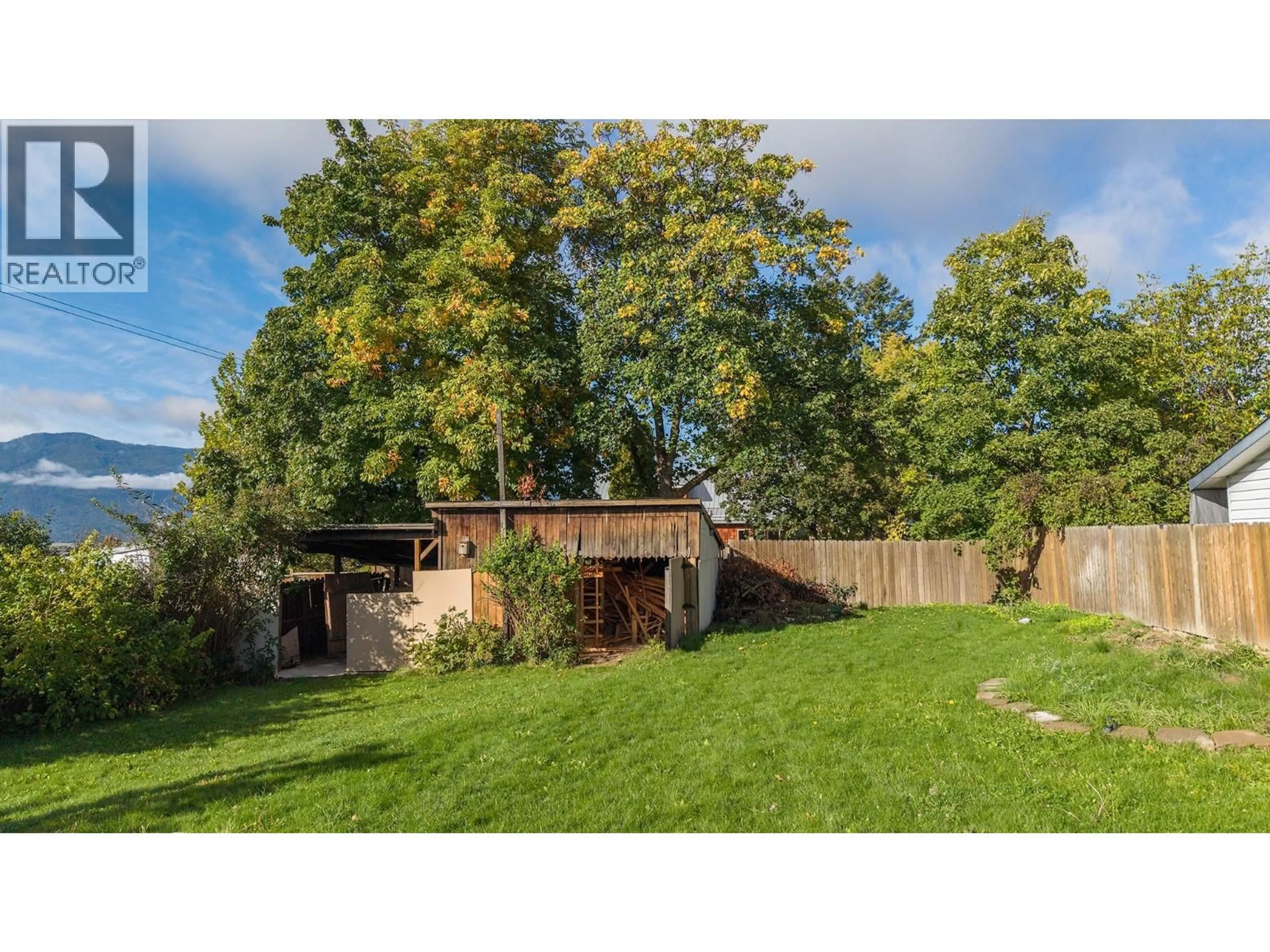 Shed for 115 24TH AVENUE NORTH, Creston British Columbia V0B1G5
