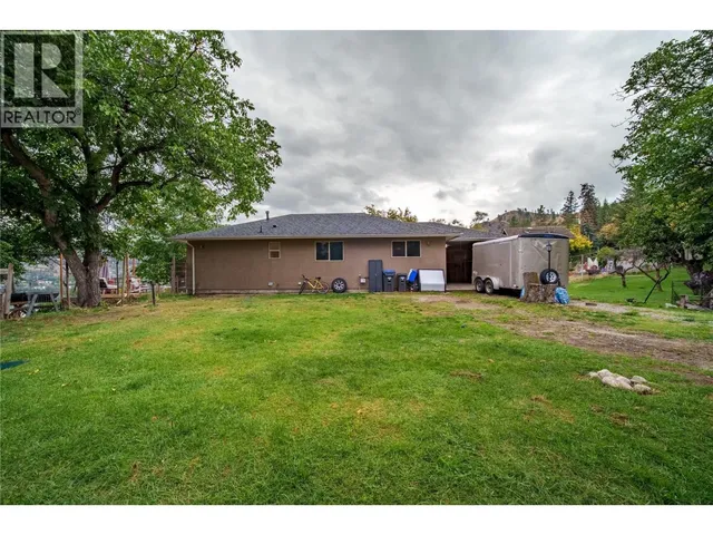 213 TAMARAC AVENUE, Kaleden 4
