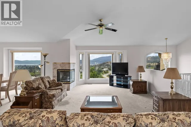 695 VALLEY ROAD, Kelowna 4