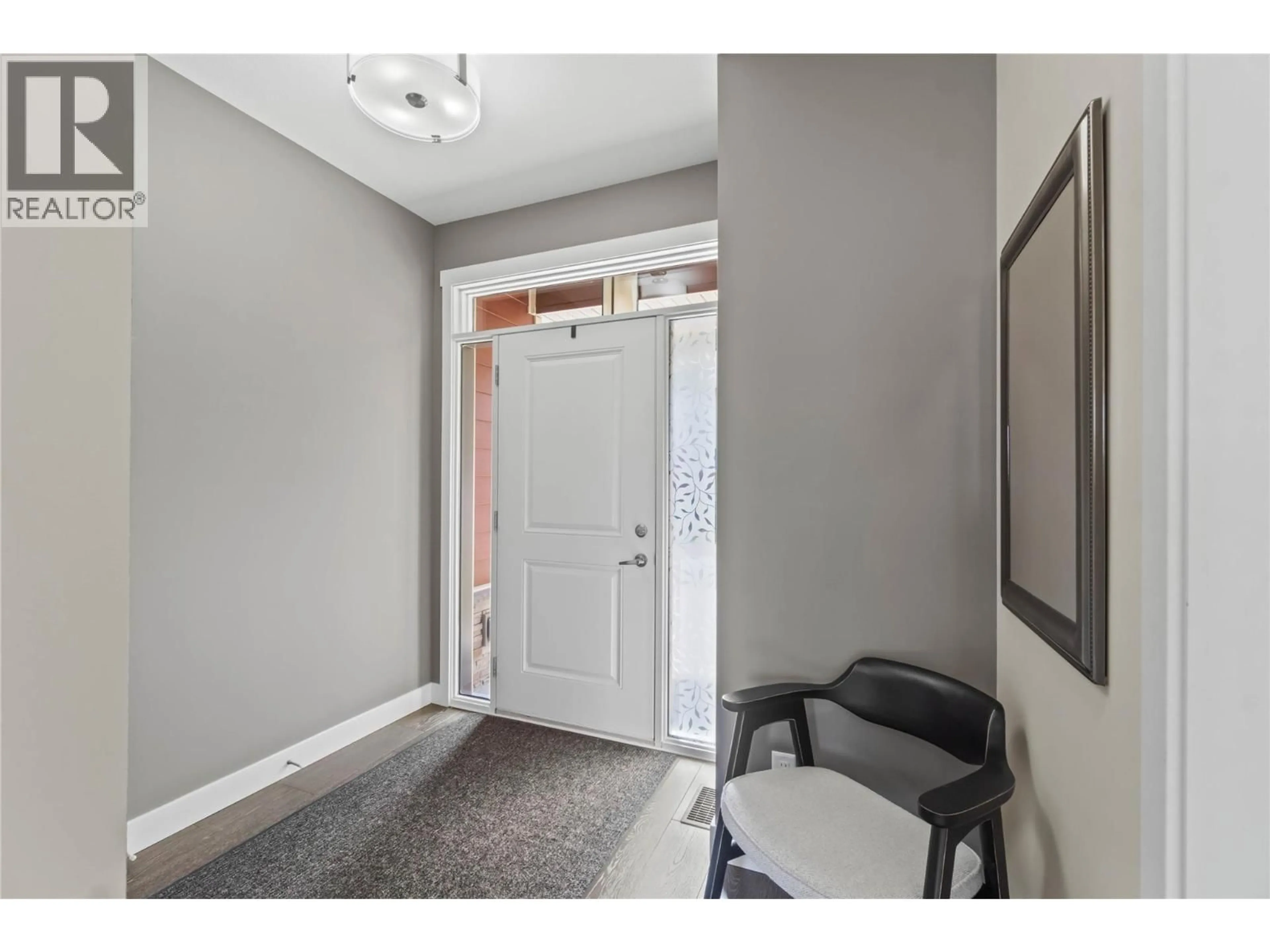Indoor entryway for 112 - 1939 COLDWATER DRIVE, Kamloops British Columbia V2E0B3