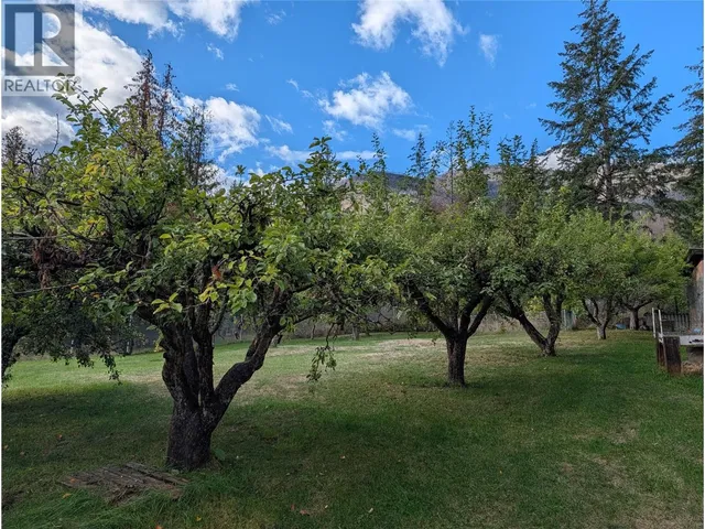 8893 HOLDING ROAD, Adams Lake 3