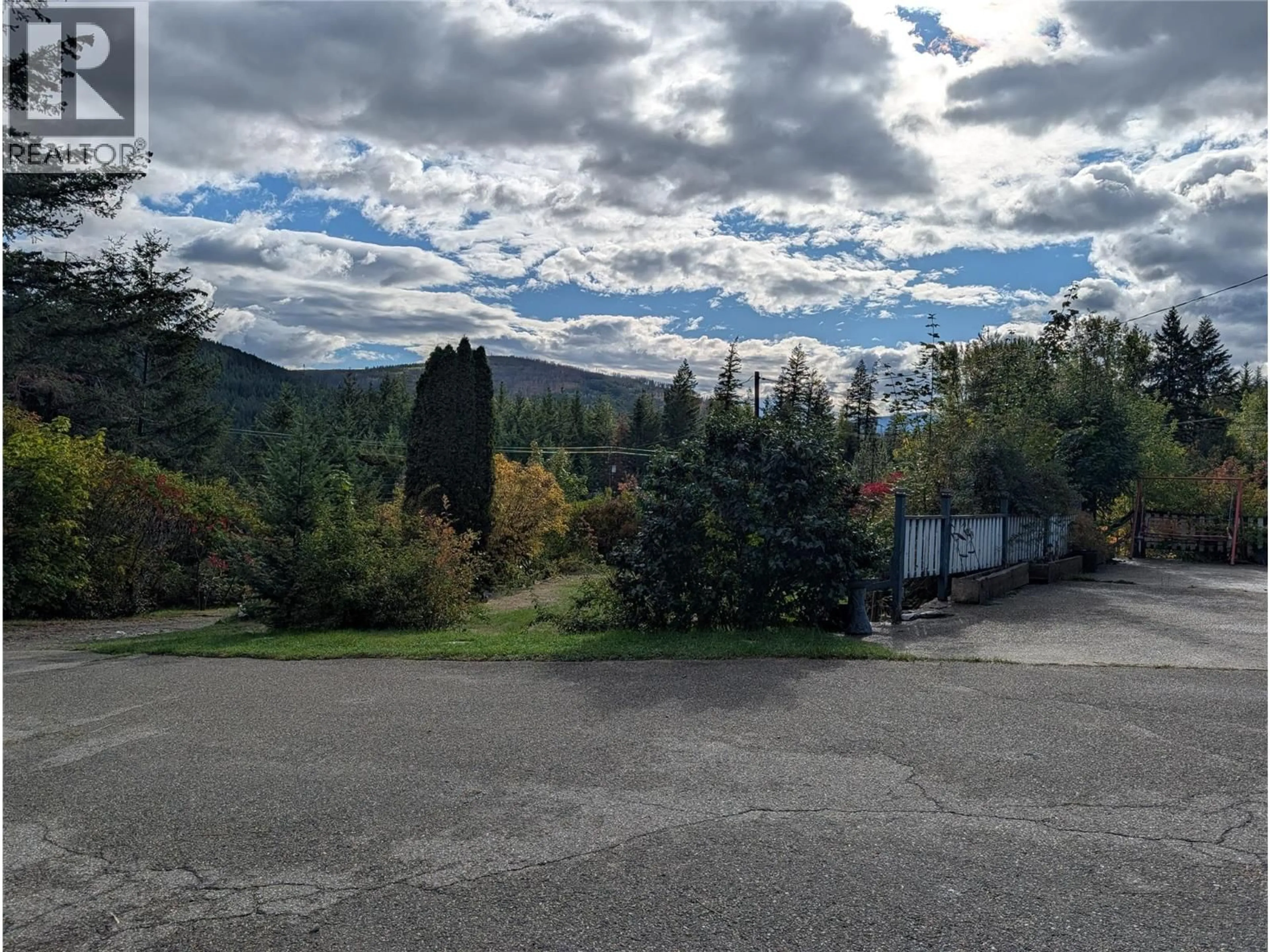 A pic from outside/outdoor area/front of a property/back of a property/a pic from drone, mountain view for 8893 HOLDING ROAD, Adams Lake British Columbia V0E1M2