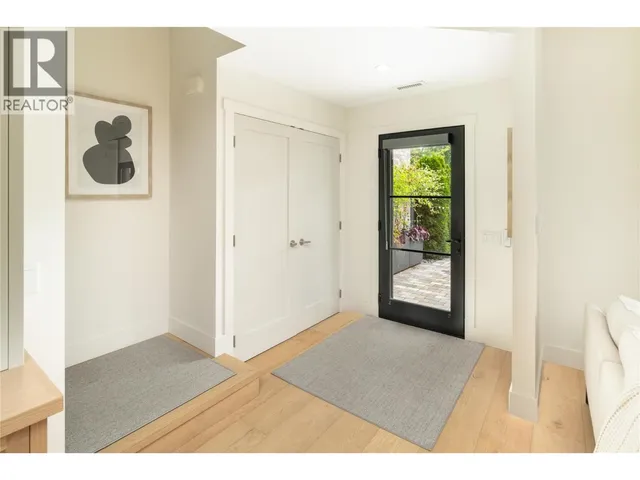 2691 GORE STREET, Kelowna 2