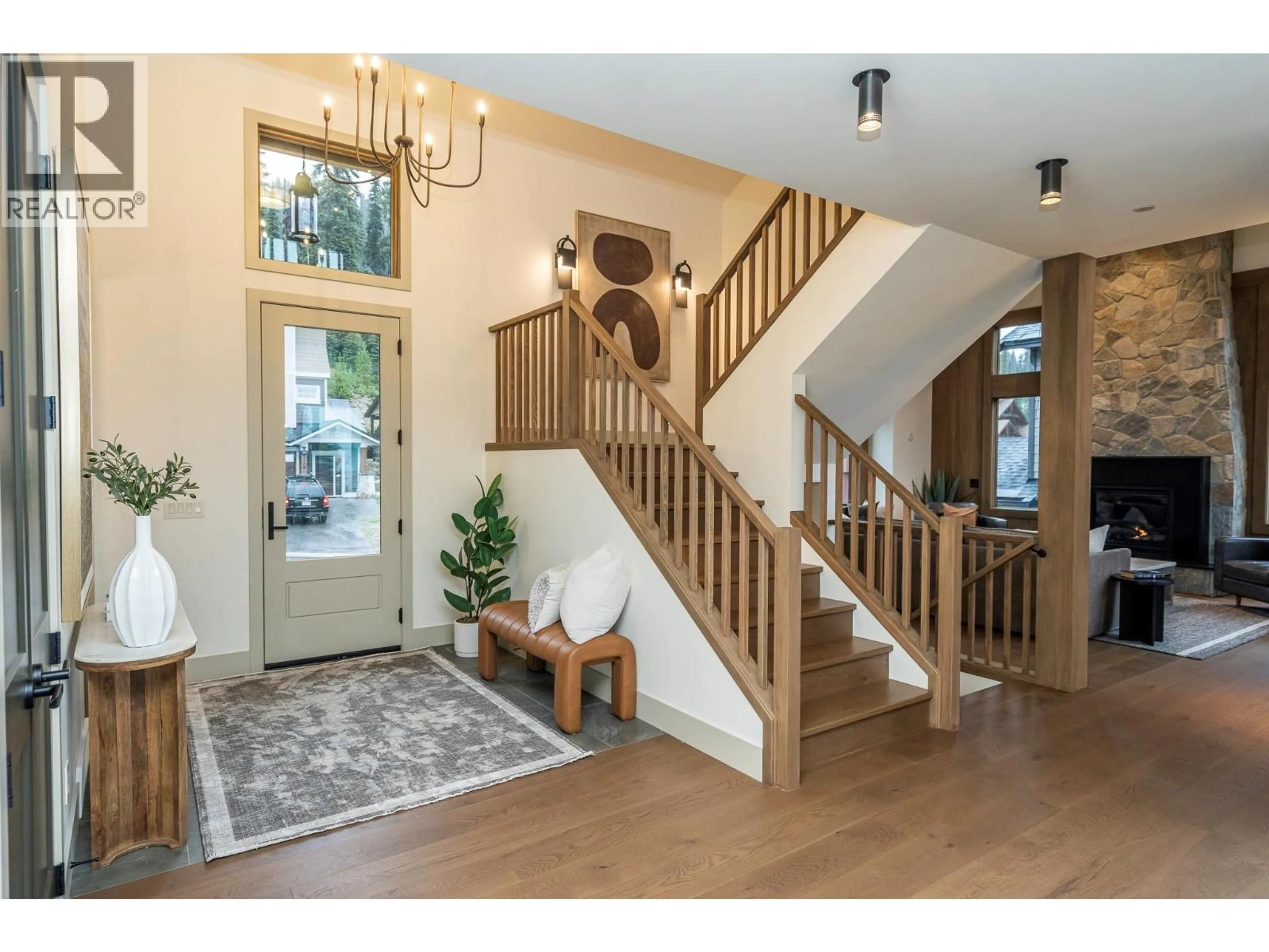 Indoor entryway for 205 GRIZZLY RIDGE TRAIL, Big White British Columbia V1P1P4