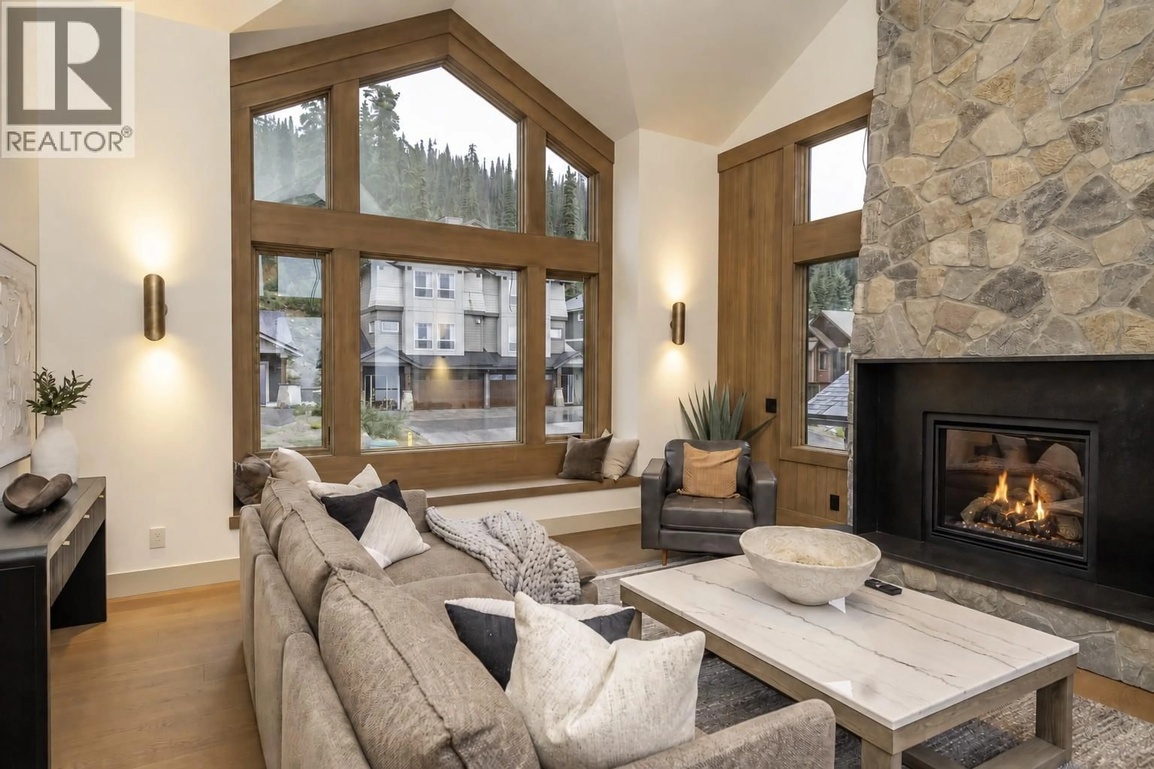 Living room with furniture, unknown for 205 GRIZZLY RIDGE TRAIL, Big White British Columbia V1P1P4