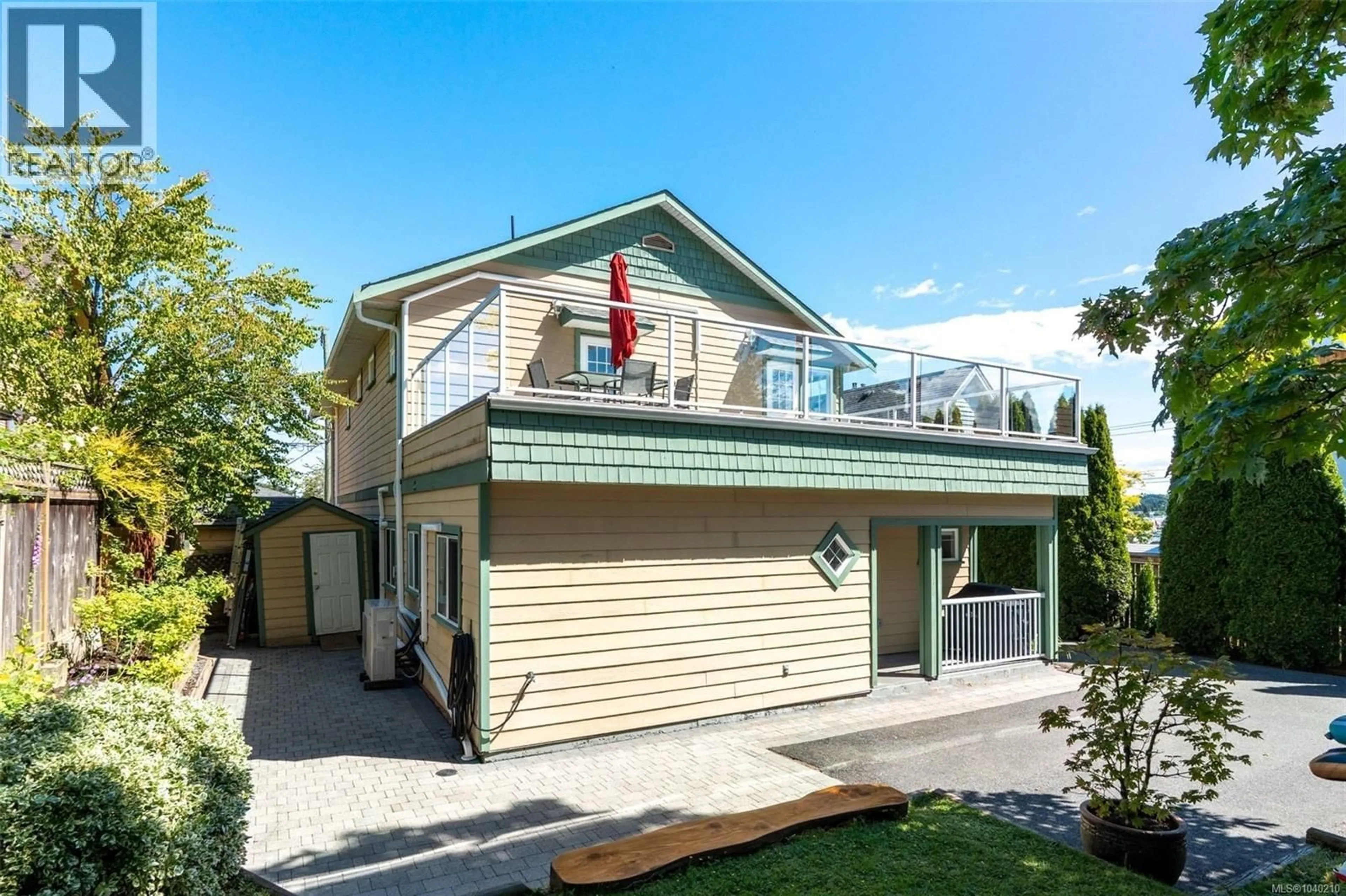 Unknown for 208 RAYNOR AVENUE, Victoria British Columbia V9A3A2